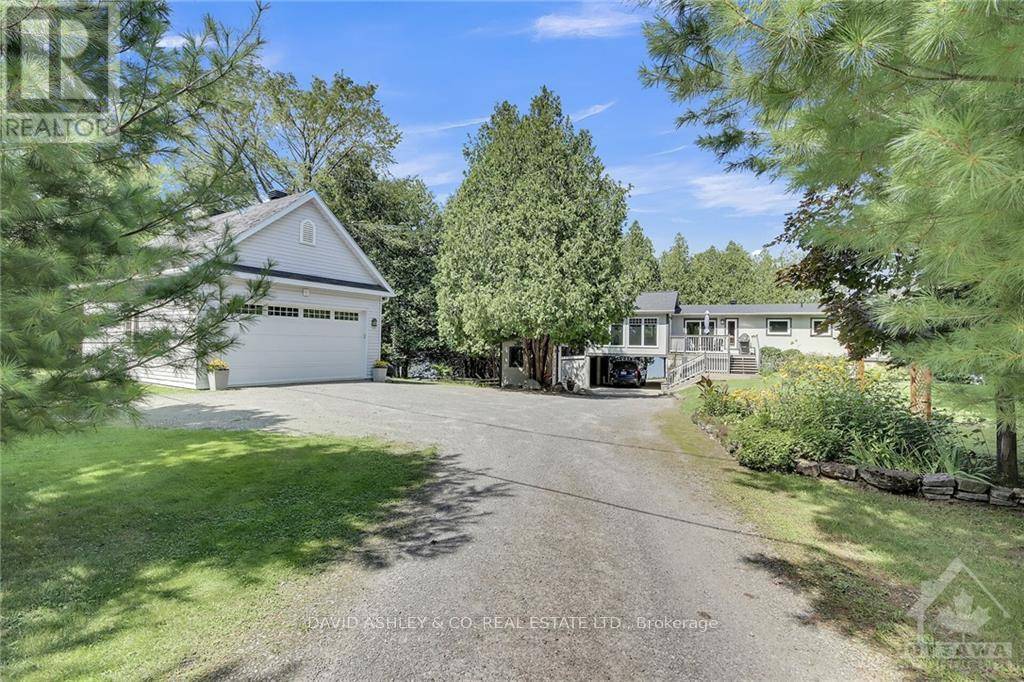 Rideau Lakes, ON K0G1V0,4537 KINGFISH BAY ROAD N