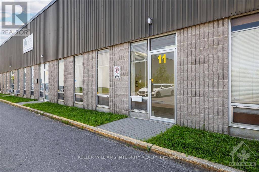 Ottawa, ON K1G3W1,2295 STEVENAGE DR #11