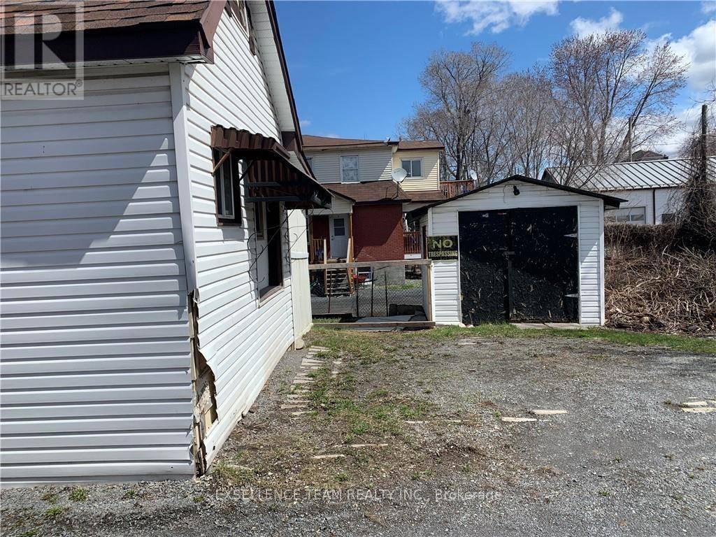 Cornwall, ON K6J2R2,458 THIRD STREET