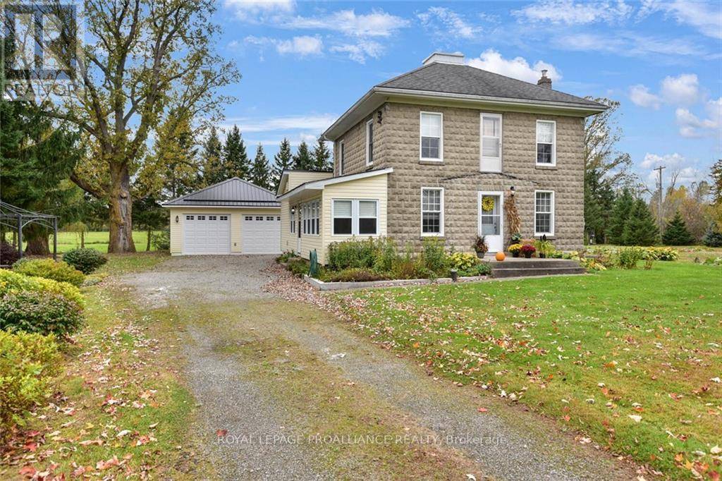 Elizabethtown-kitley, ON K0E1R0,205 LAKE STREET