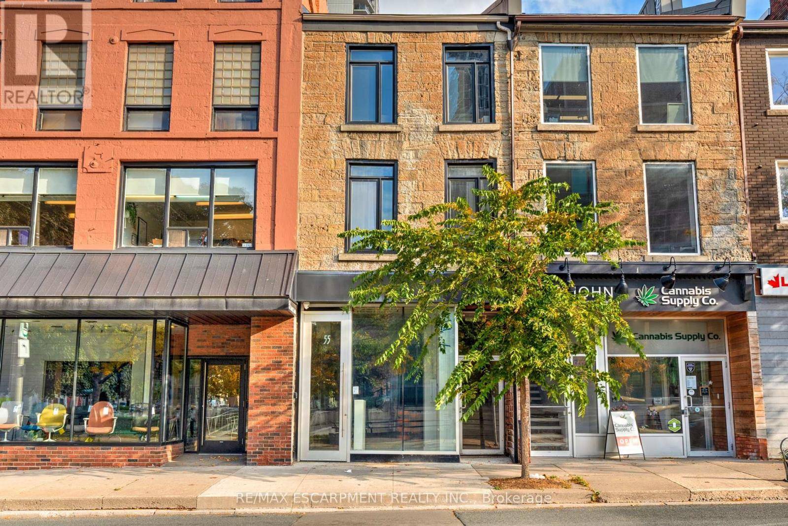 Hamilton (corktown), ON L8N2B9,55 JOHN STREET S