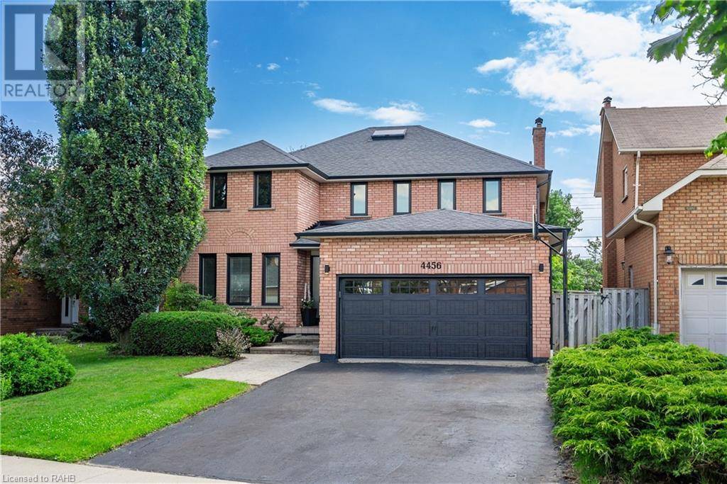 Mississauga, ON L5M4E3,4456 IDLEWILDE Crescent