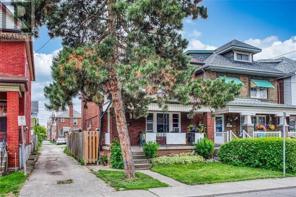 Hamilton, ON L8L6K5,25 CHESTNUT Avenue