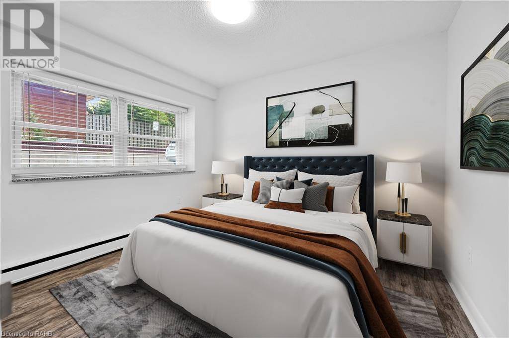 Dundas, ON L9H4L5,9 GRANT BLVD #107