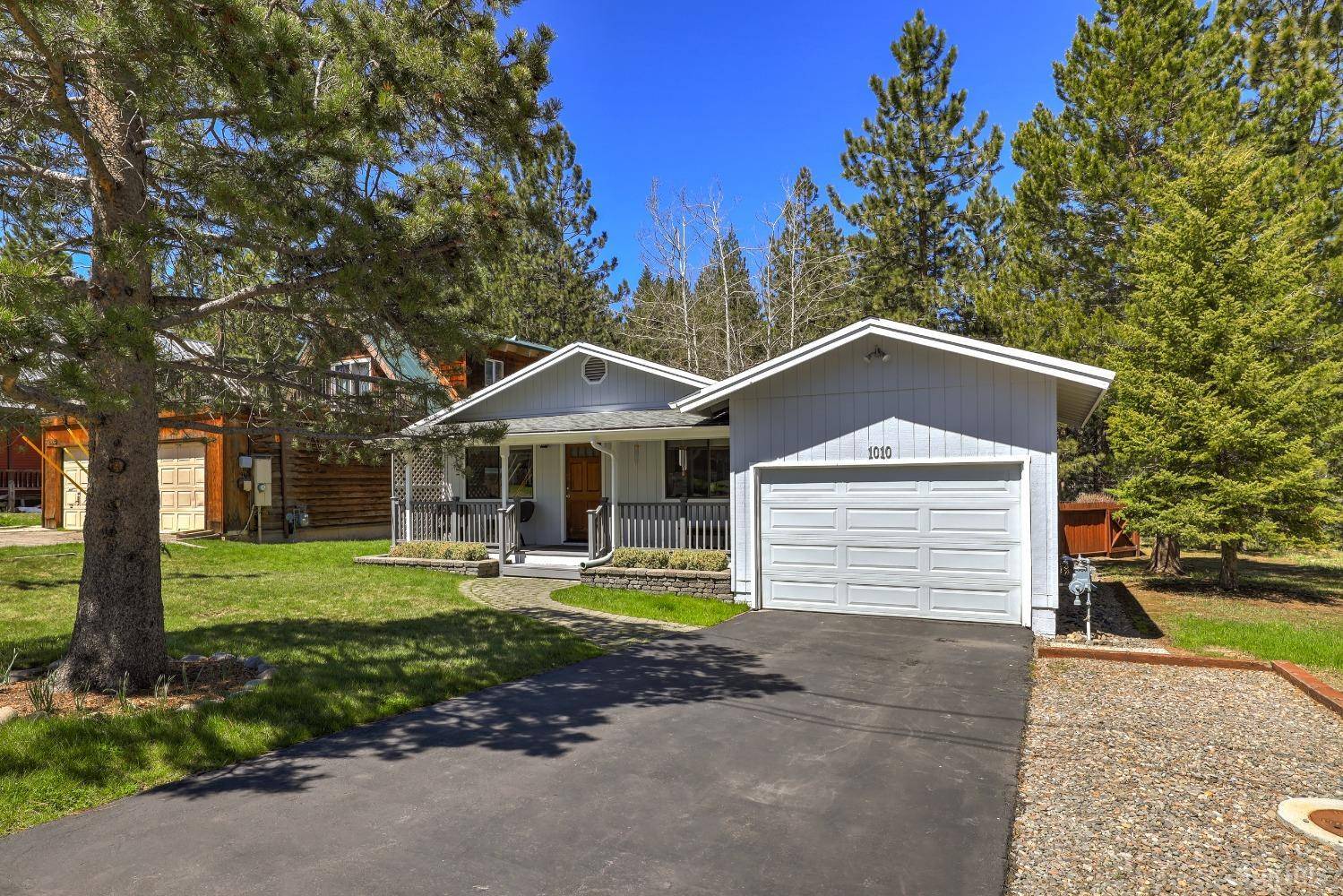 South Lake Tahoe, CA 96150,1010 Onnontioga Street