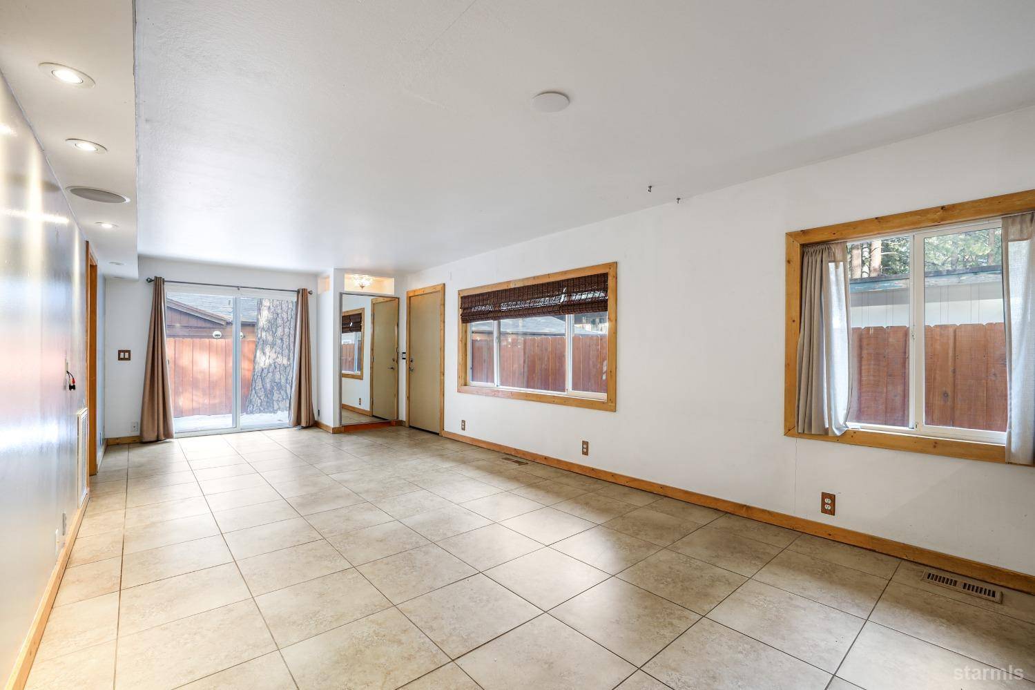 South Lake Tahoe, CA 96150,913 Tallac Avenue