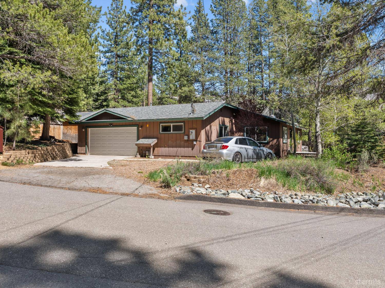 South Lake Tahoe, CA 96150,1713 Tionontati Street