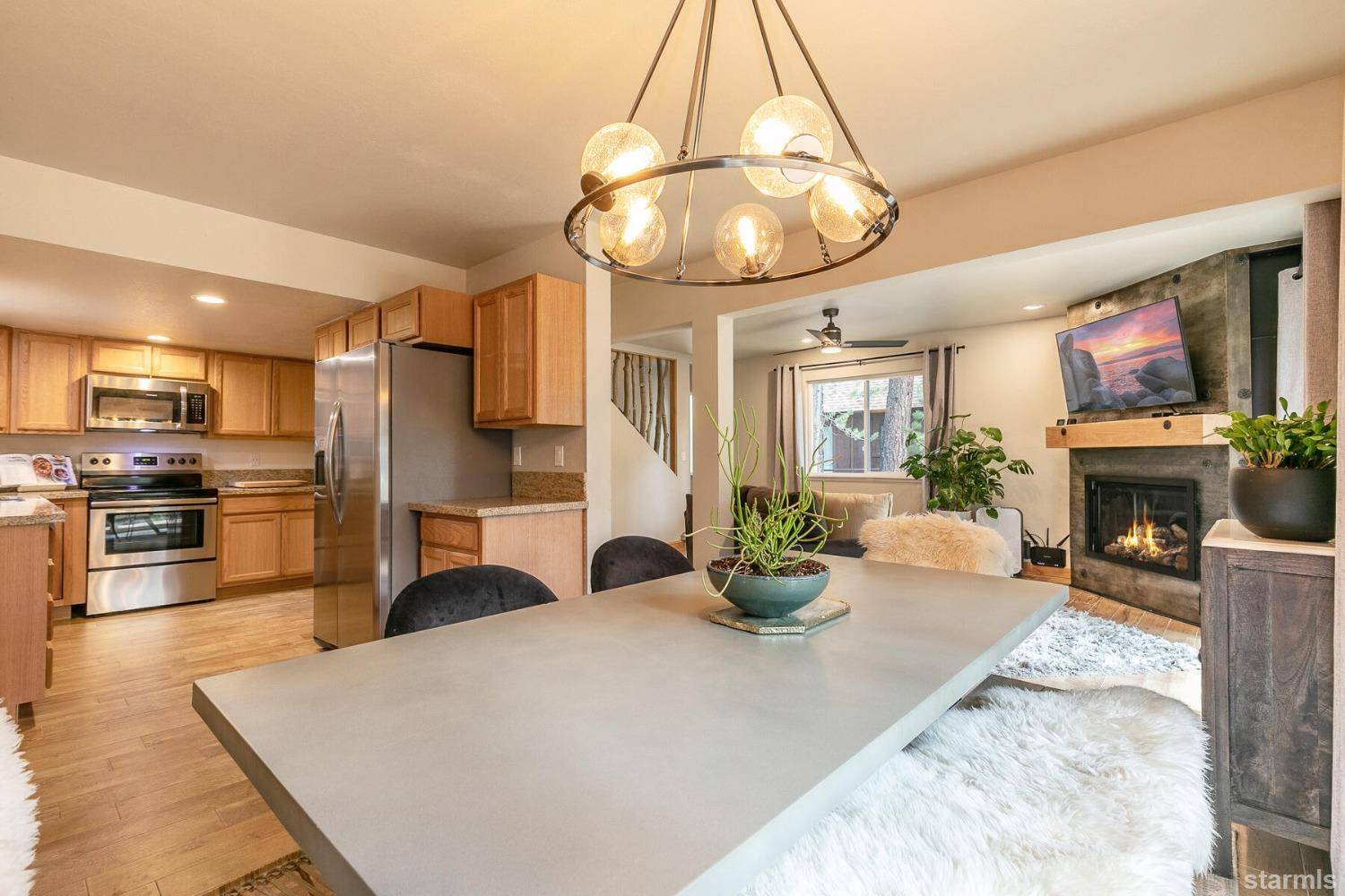 South Lake Tahoe, CA 96150,1867 Ibache Street