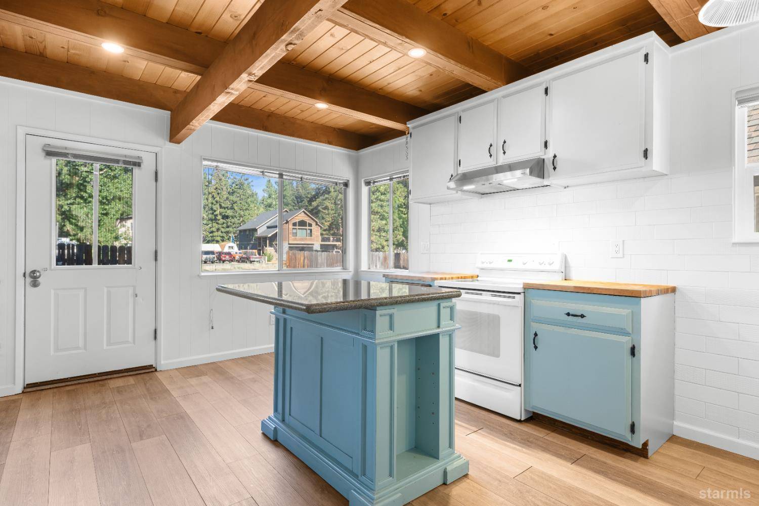 South Lake Tahoe, CA 96150,923 Sagewood Drive
