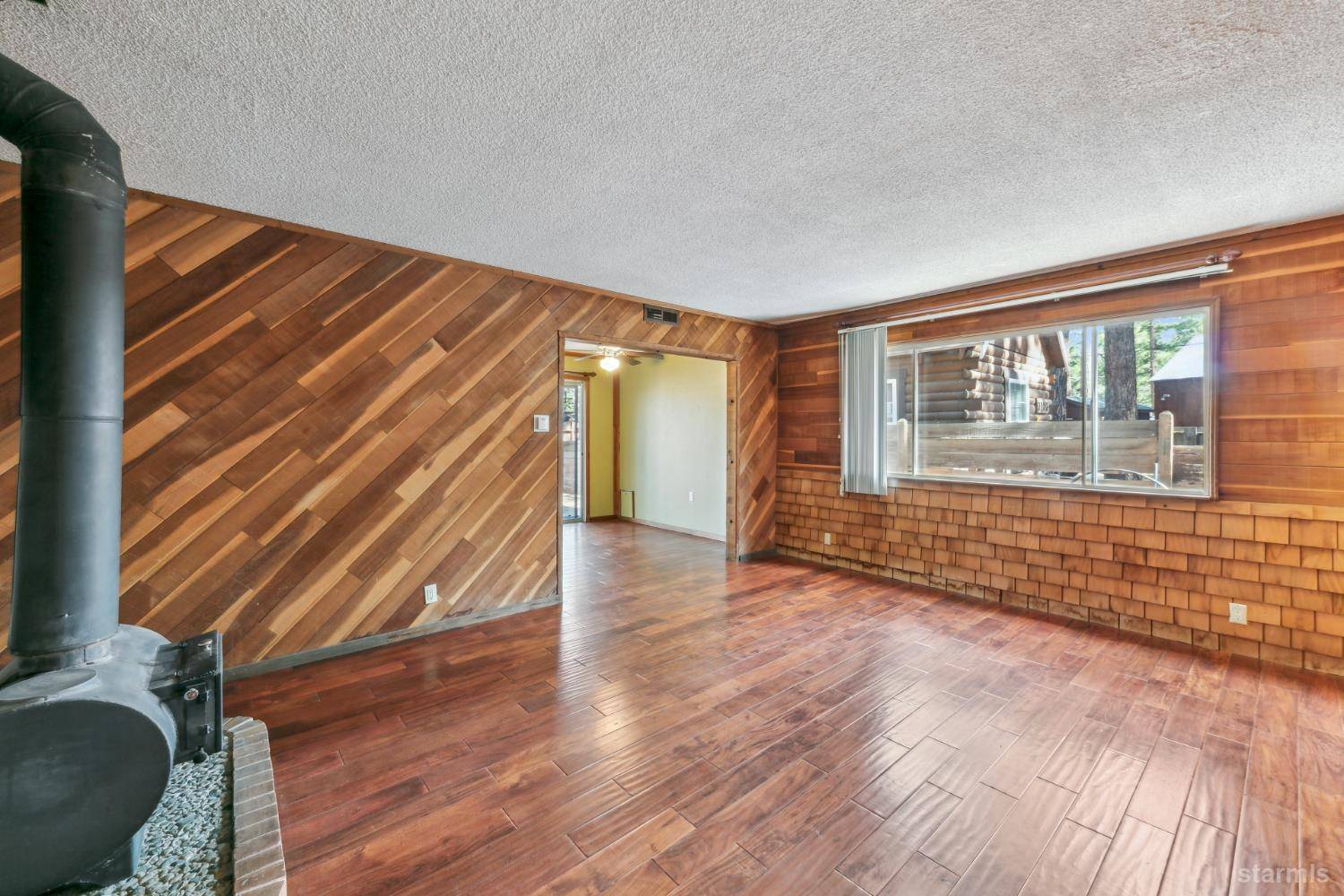 South Lake Tahoe, CA 96150,1149 Oak Avenue