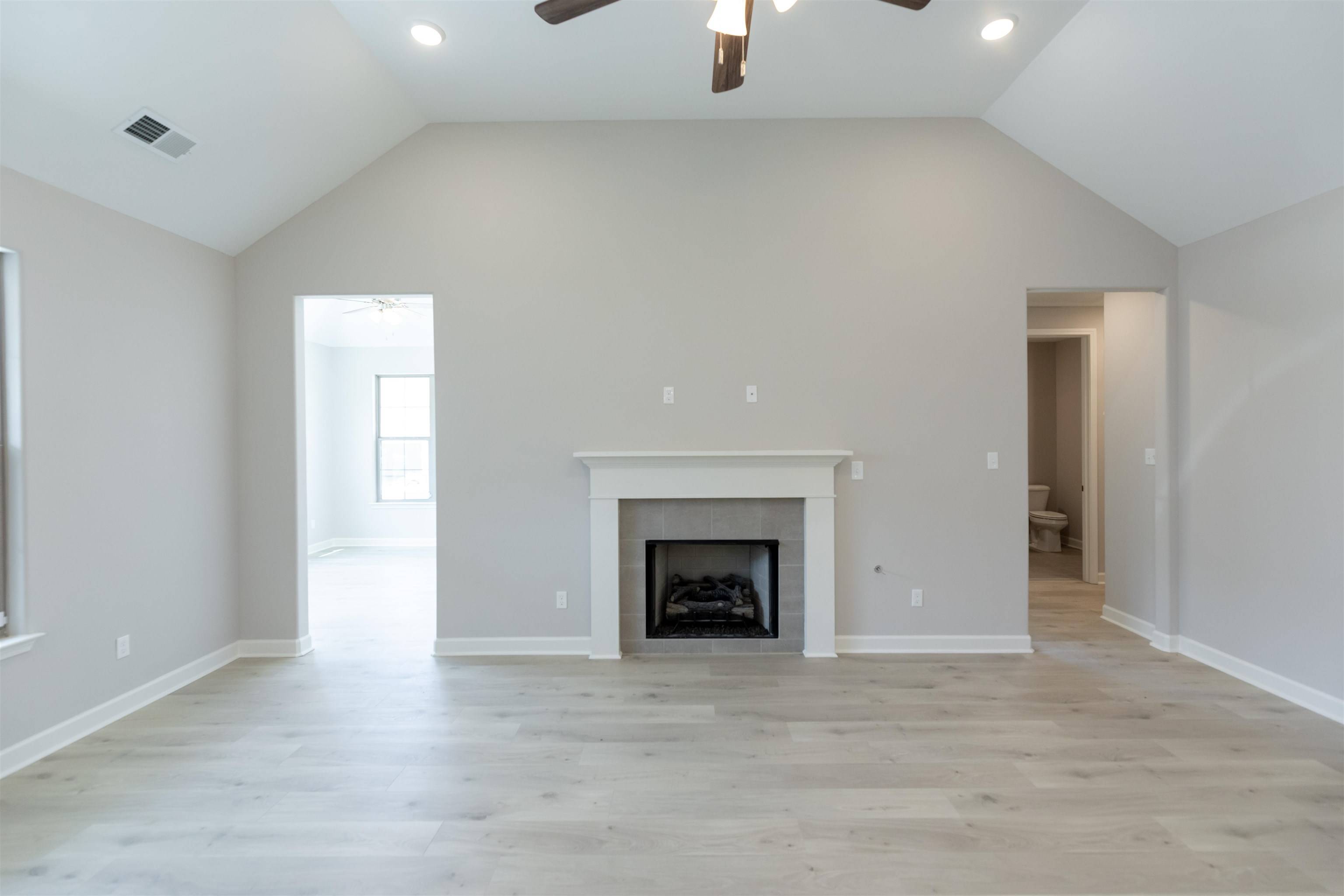 Bartlett, TN 38133,8790 BEDFORDSHIRE DR #25