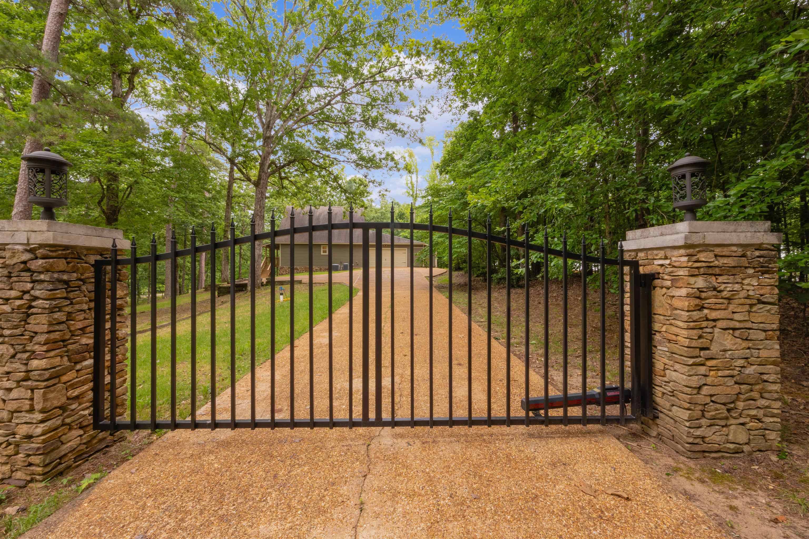 Iuka, MS 38352,42 CR 329 RD