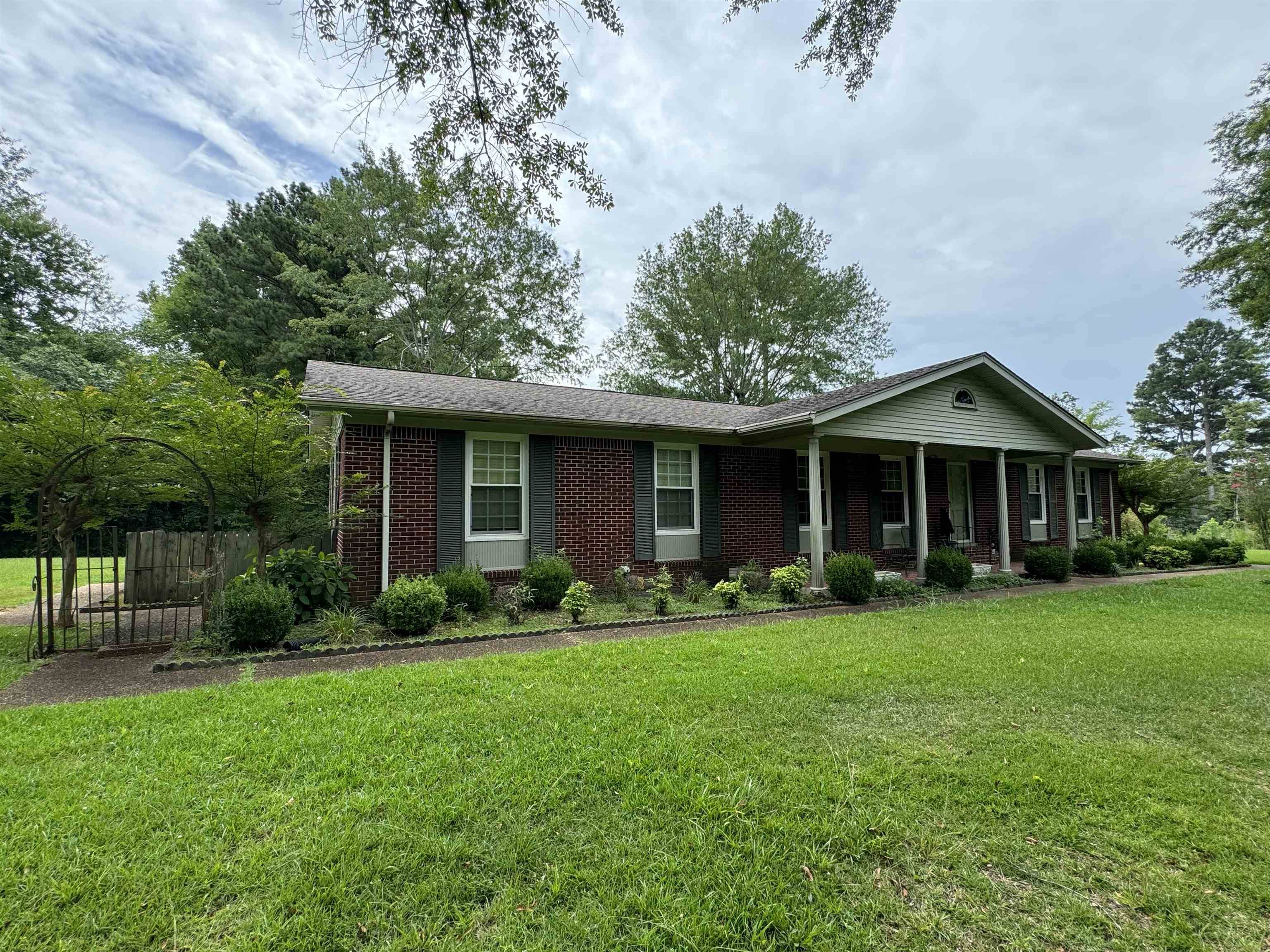 Selmer, TN 38375,347 OAKGROVE RD