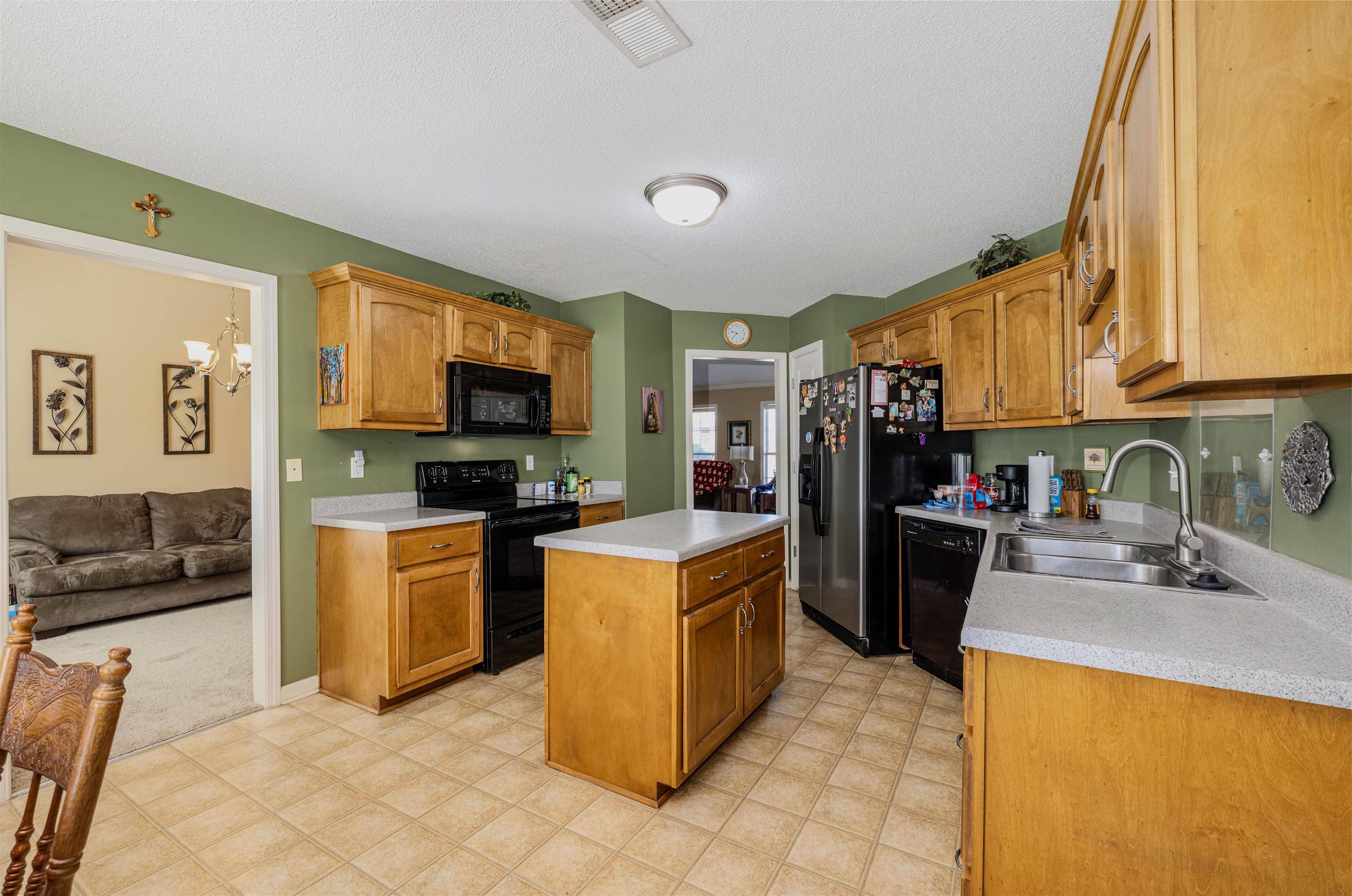 Oakland, TN 38060,105 CAITLYN GENEVA CV