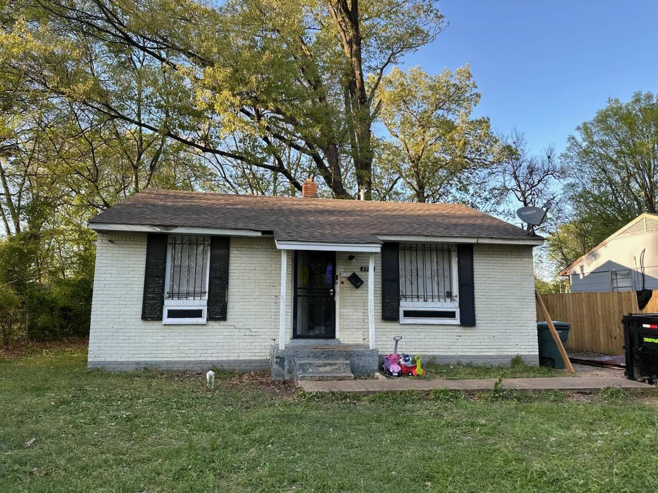 Memphis, TN 38114,2928 SEMMES ST