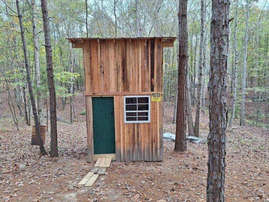 Savannah, TN 38372,285 DEANS LN