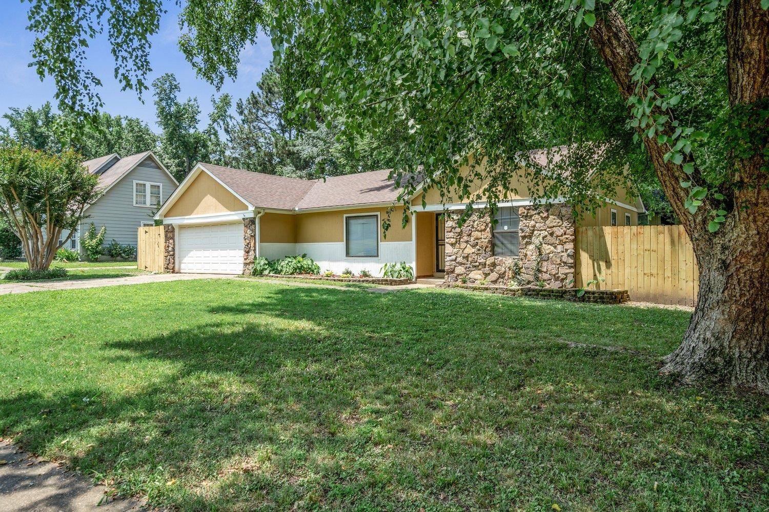 Memphis, TN 38128,4395 S NORTHWOOD HILLS DR S