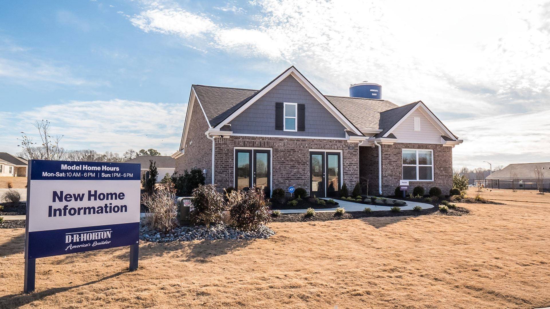 Millington, TN 38053,7981 ROYSTER CREEK DR E