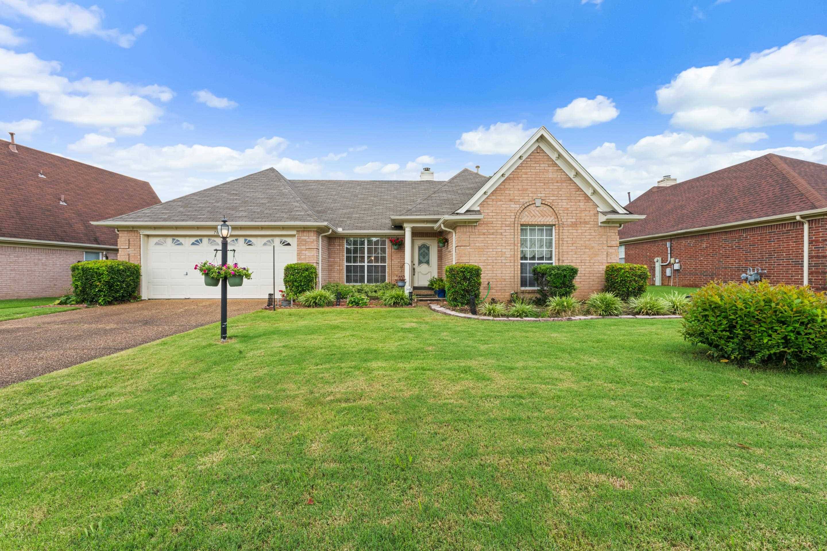 Memphis, TN 38125,7642 MINERAL CREST CIR