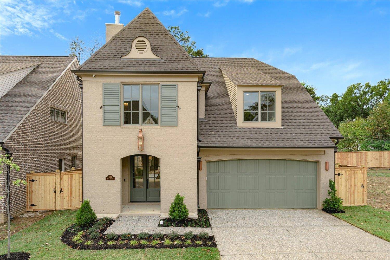 Memphis, TN 38117,5017 HENRY HEIGHTS DR