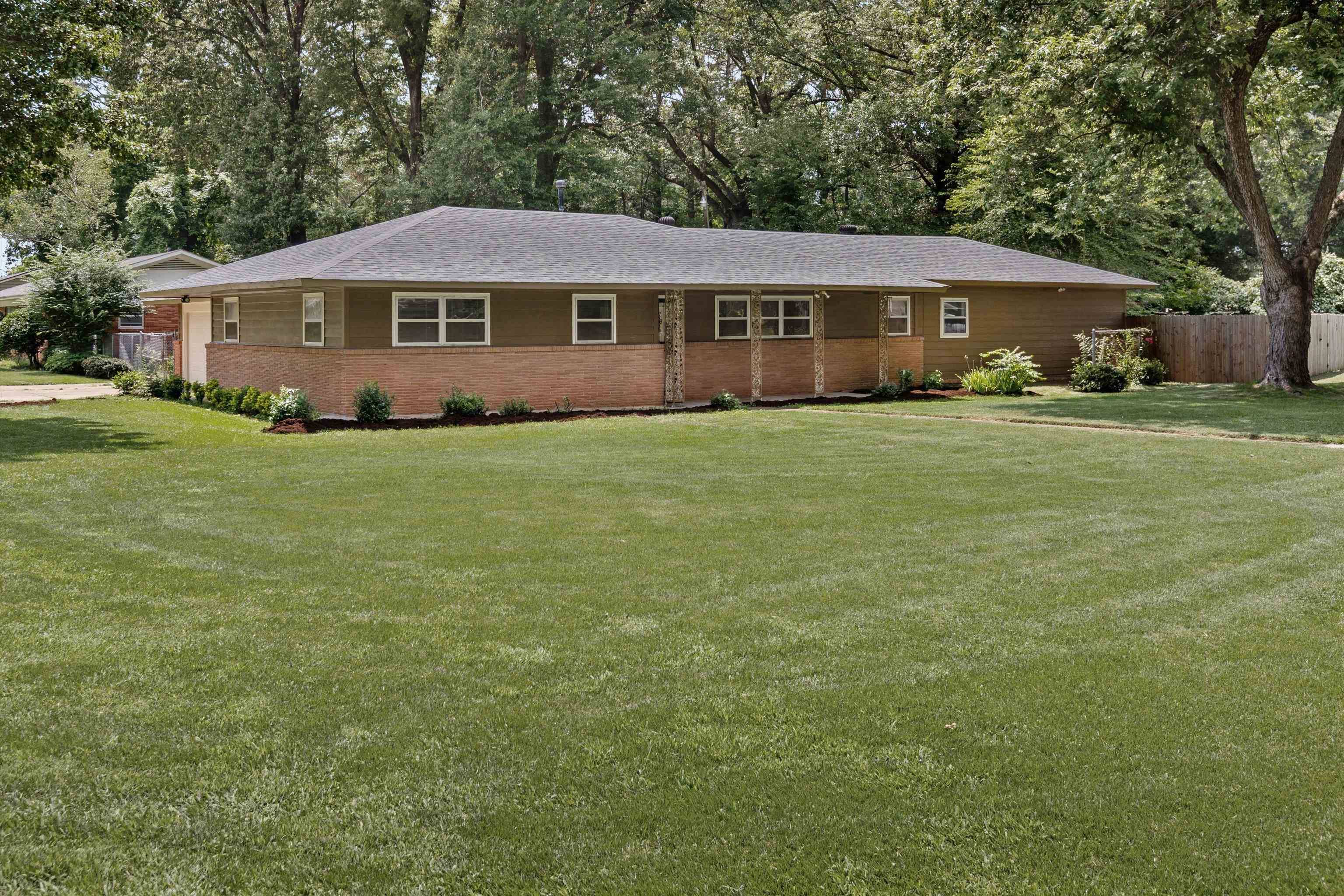Memphis, TN 38116,1327 DAVID DR