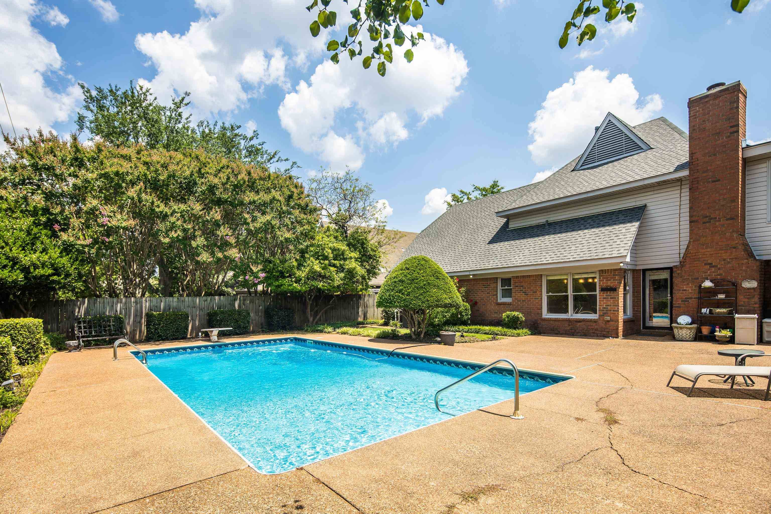 Memphis, TN 38018,703 CEDAR BRAKE DR