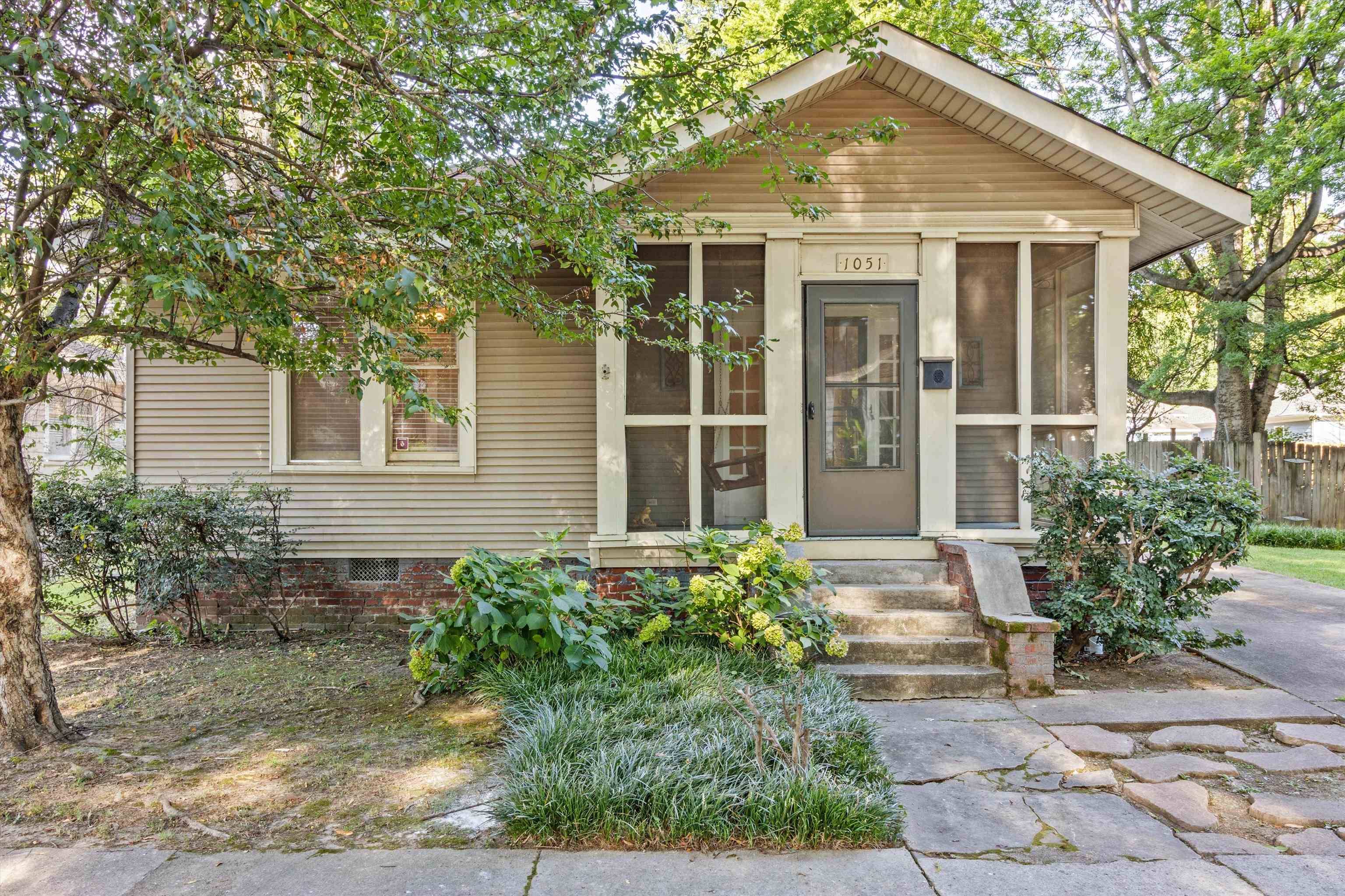 Memphis, TN 38104,1051 NEW YORK ST