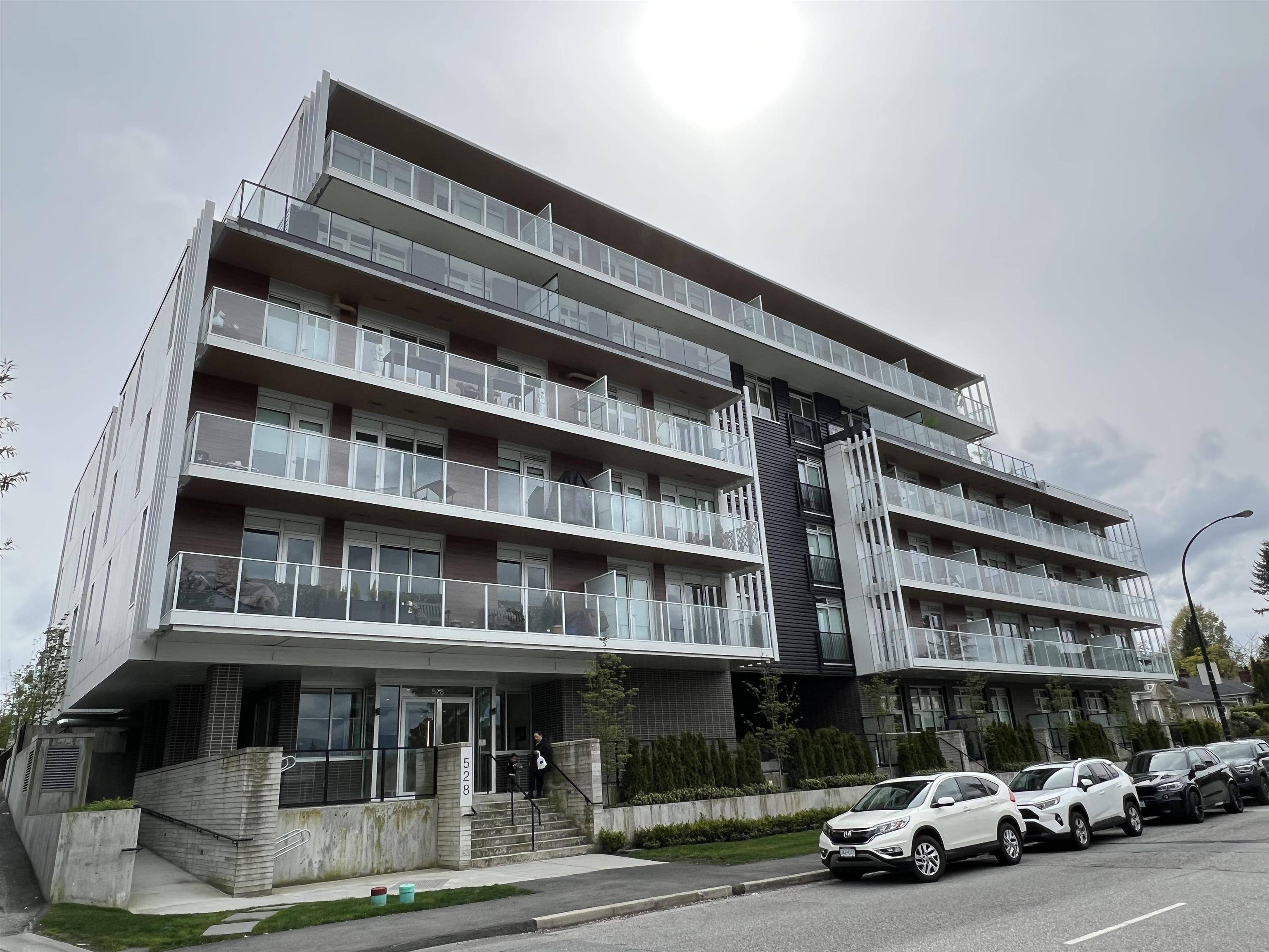 Vancouver, BC V5Z 2C3,528 W KING EDWARD AVE #605