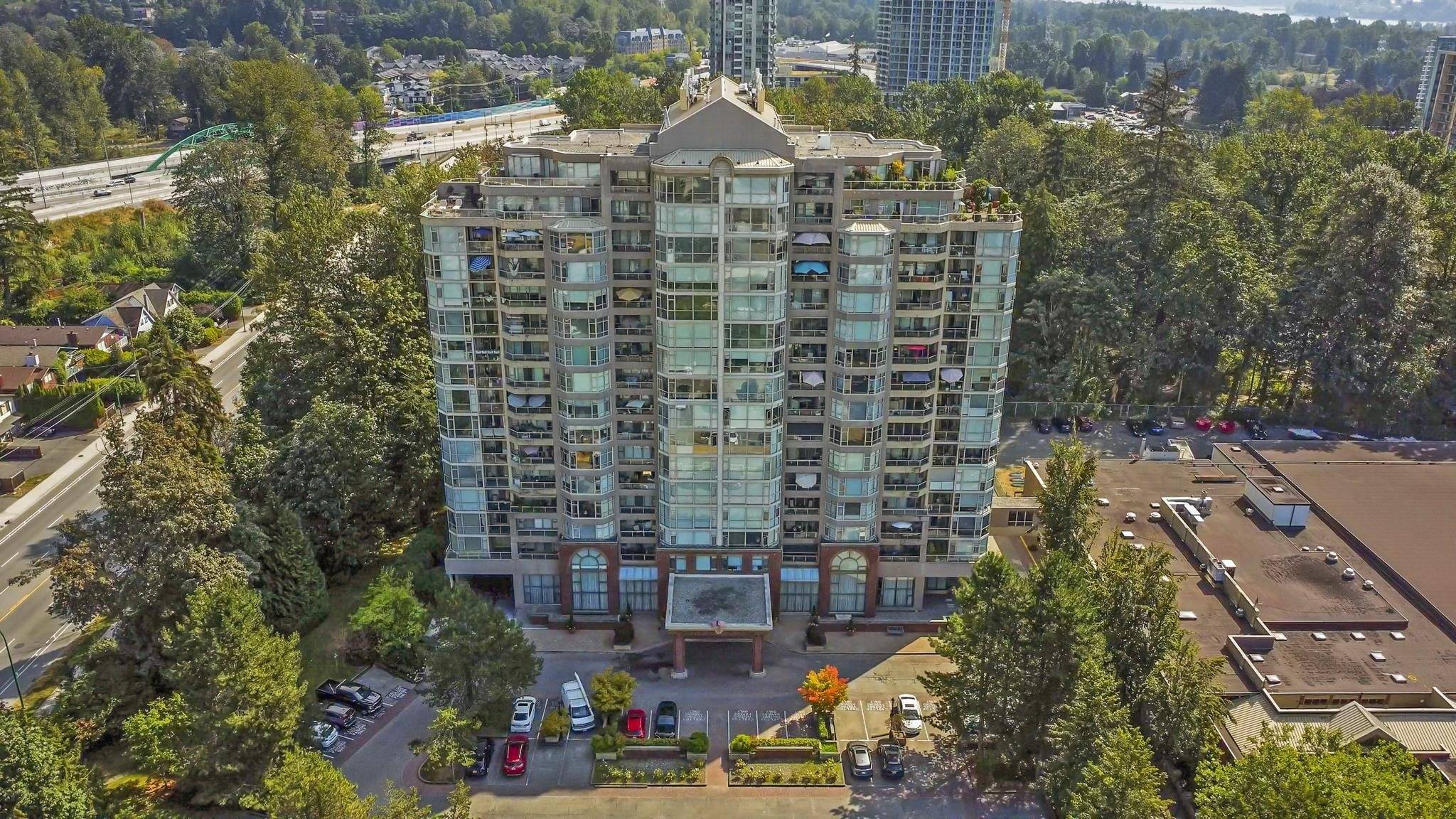 North Vancouver, BC V7J 3T5,1327 E KEITH RD #1003