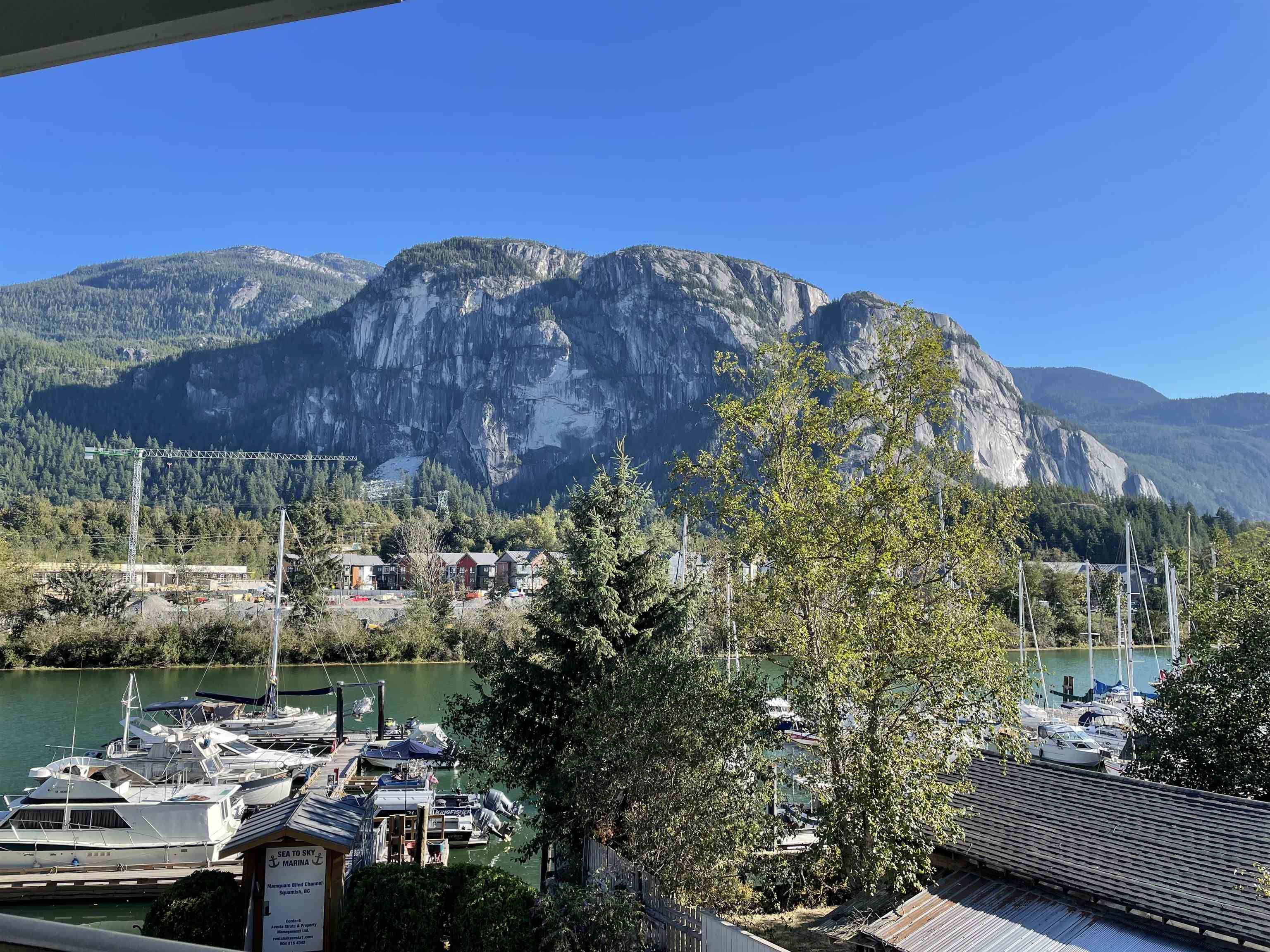 Squamish, BC V8B 0K2,1468 PEMBERTON AVE #310