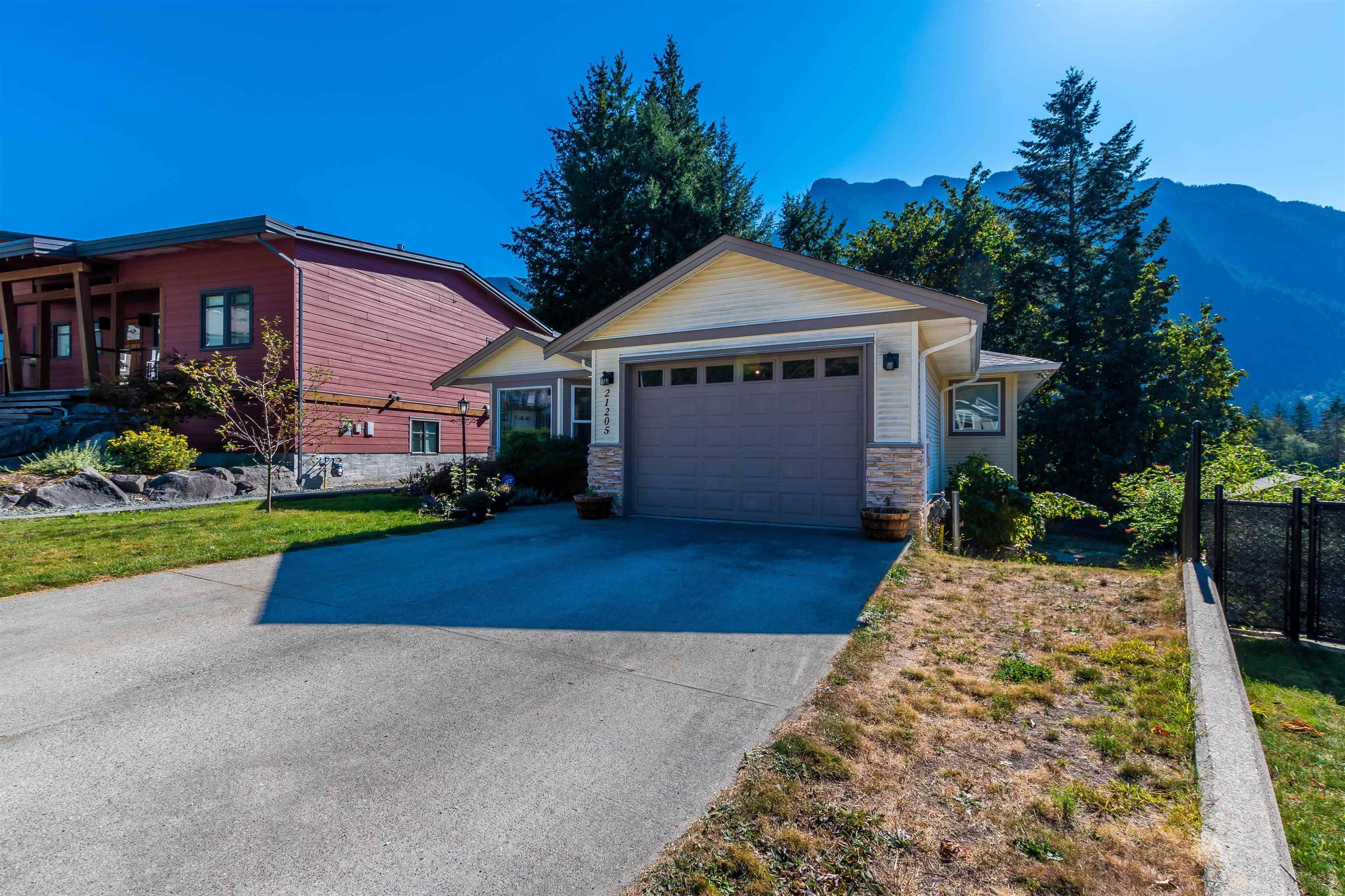 Hope, BC V0X 1L1,21205 KETTLE VALLEY PL