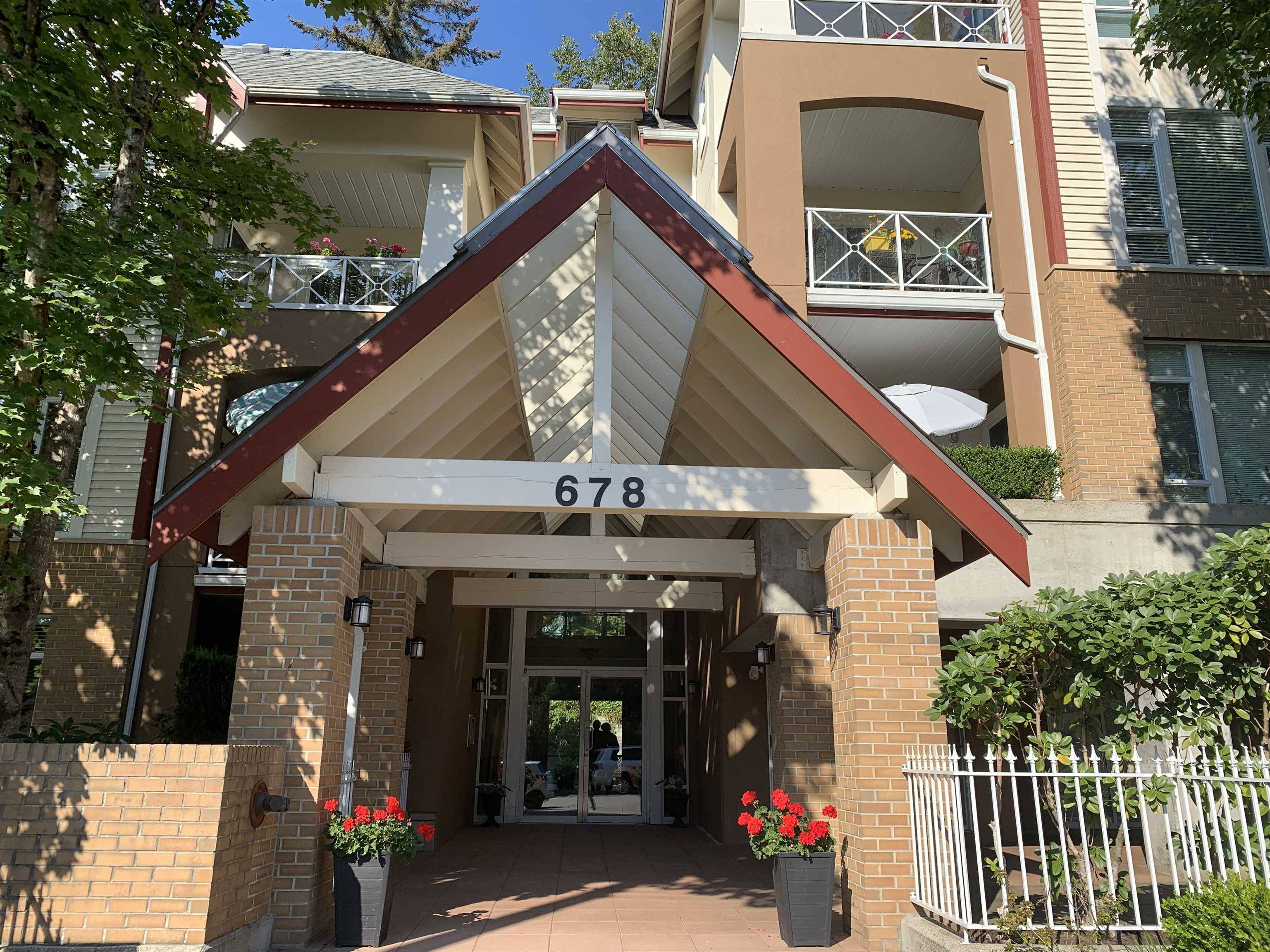 North Vancouver, BC V7N 2L3,678 W QUEENS RD #303