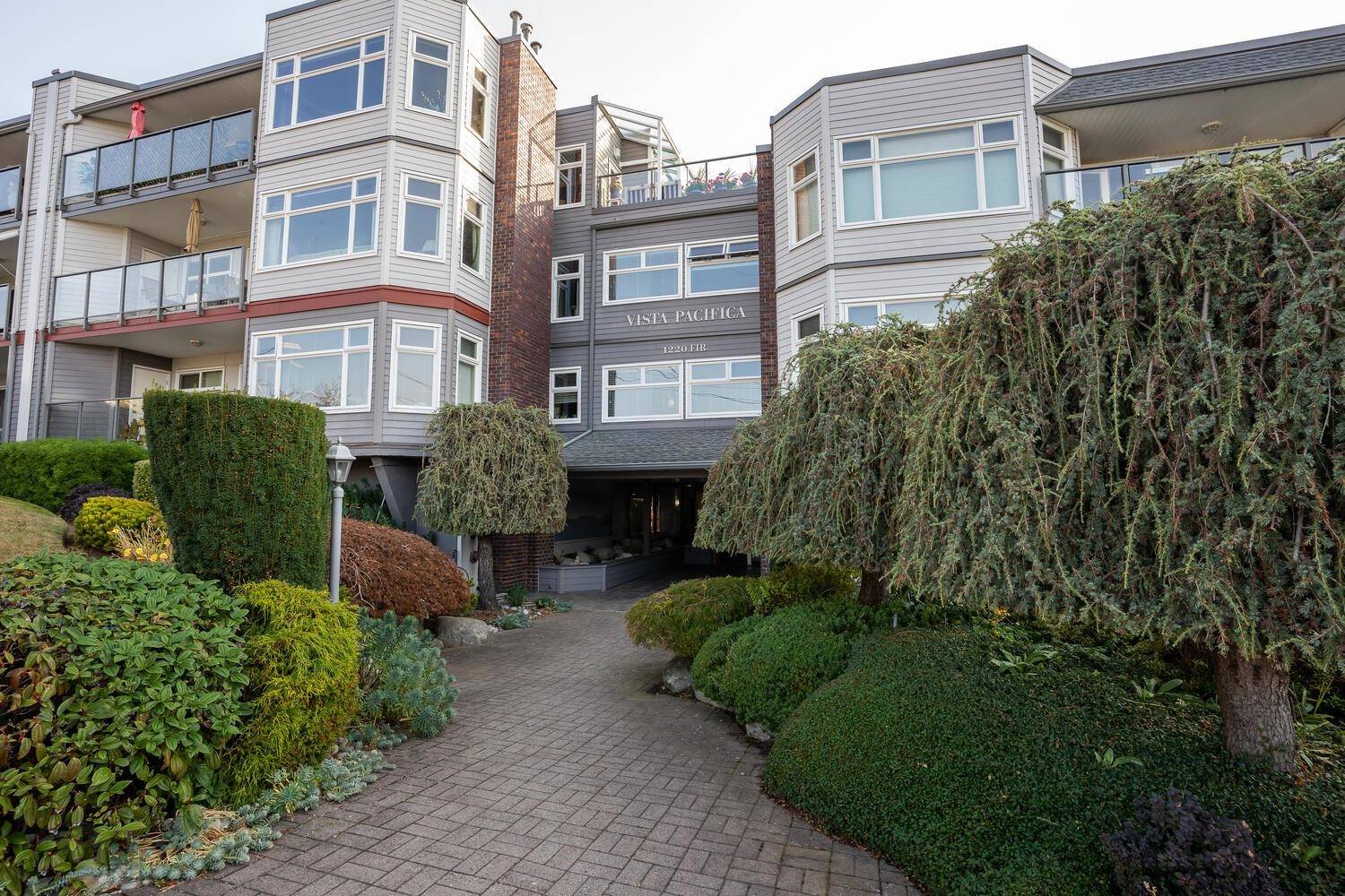 White Rock, BC V4B 4B1,1220 FIR ST #503