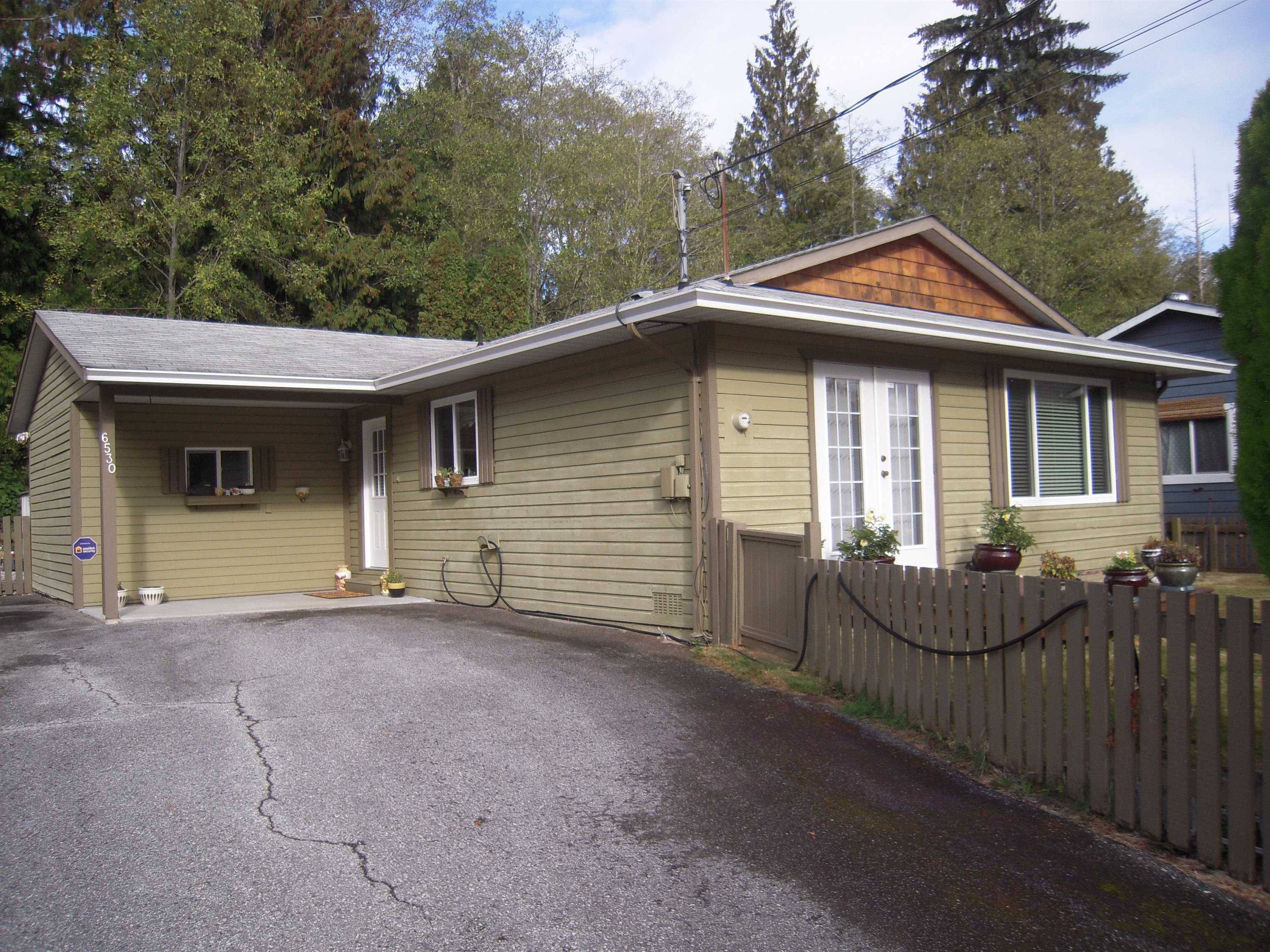 Sechelt, BC V7Z 0T4,6530 BJORN PL