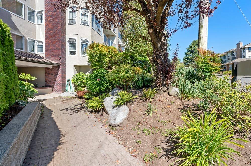 White Rock, BC V4B 4B8,1225 MERKLIN ST #402