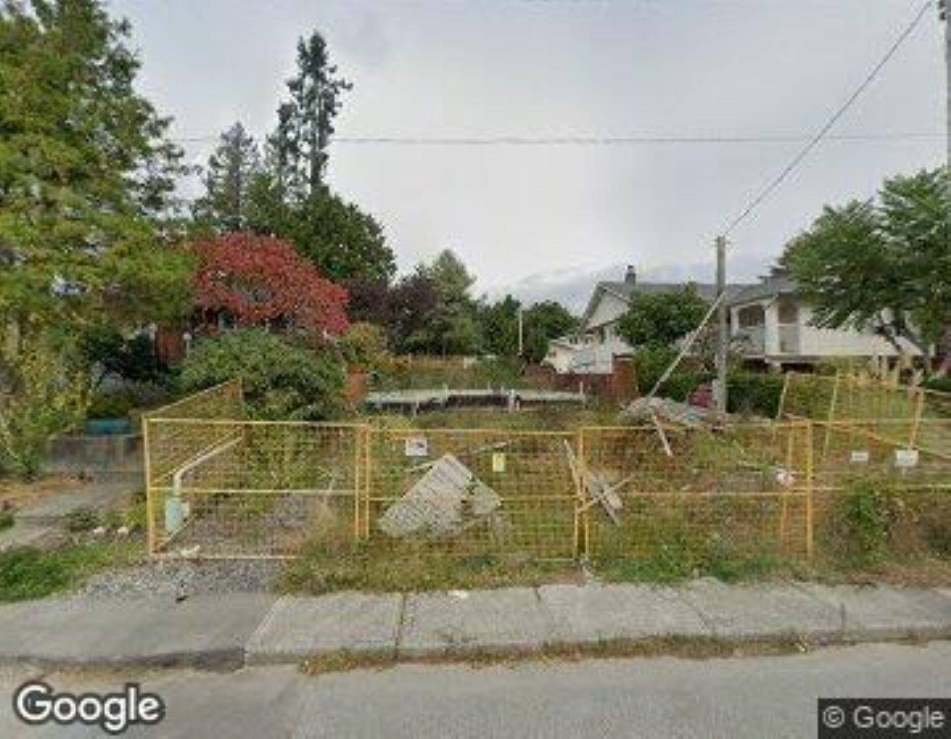 North Vancouver, BC V7L 2S6,826 E 15TH ST