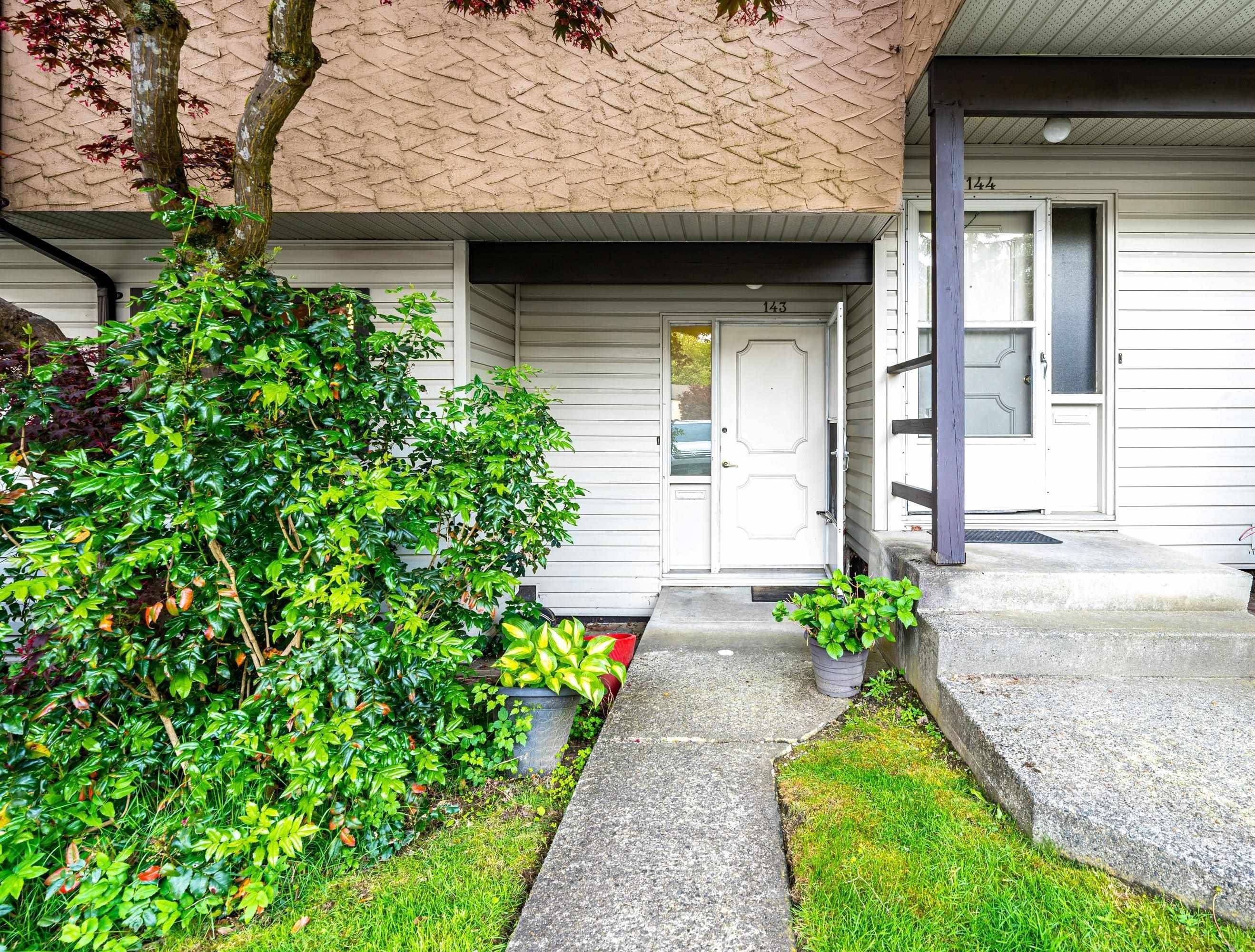 Coquitlam, BC V3J 5E7,511 GATENSBURY ST #143