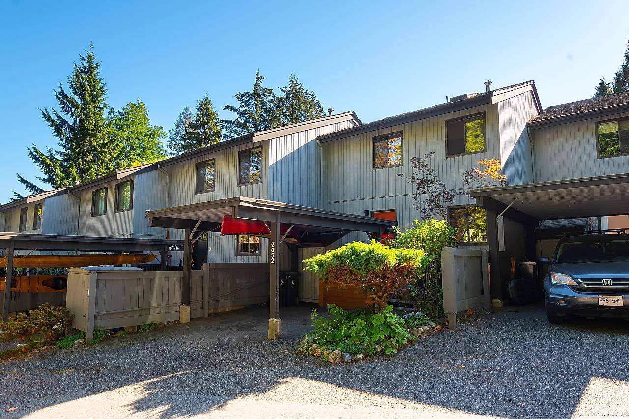 North Vancouver, BC V7G 1T2,2032 DEEP COVE CRES