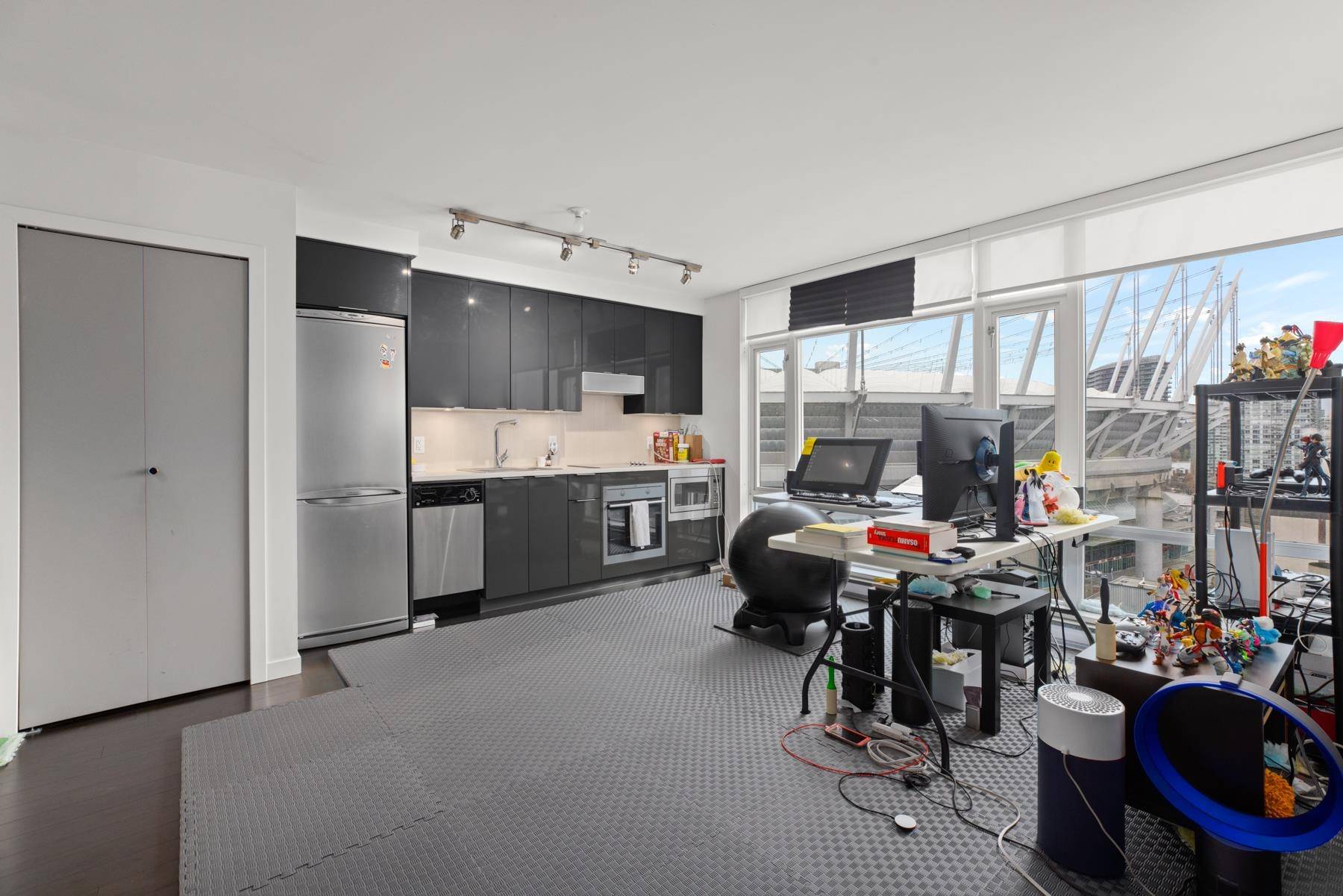 Vancouver, BC V6B 0K9,161 W GEORGIA ST #1105