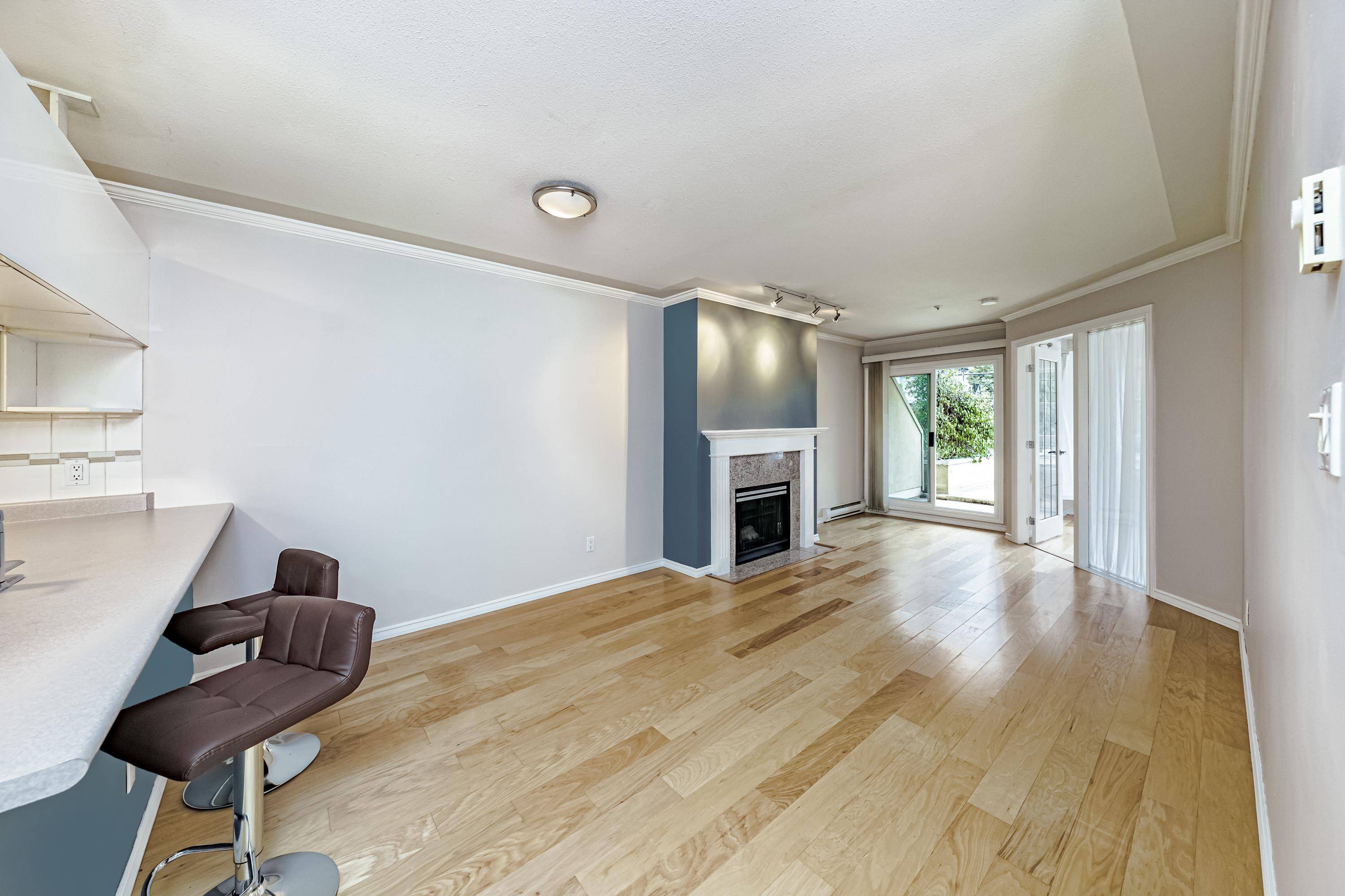 Vancouver, BC V6R 2B7,3638 W BROADWAY #210