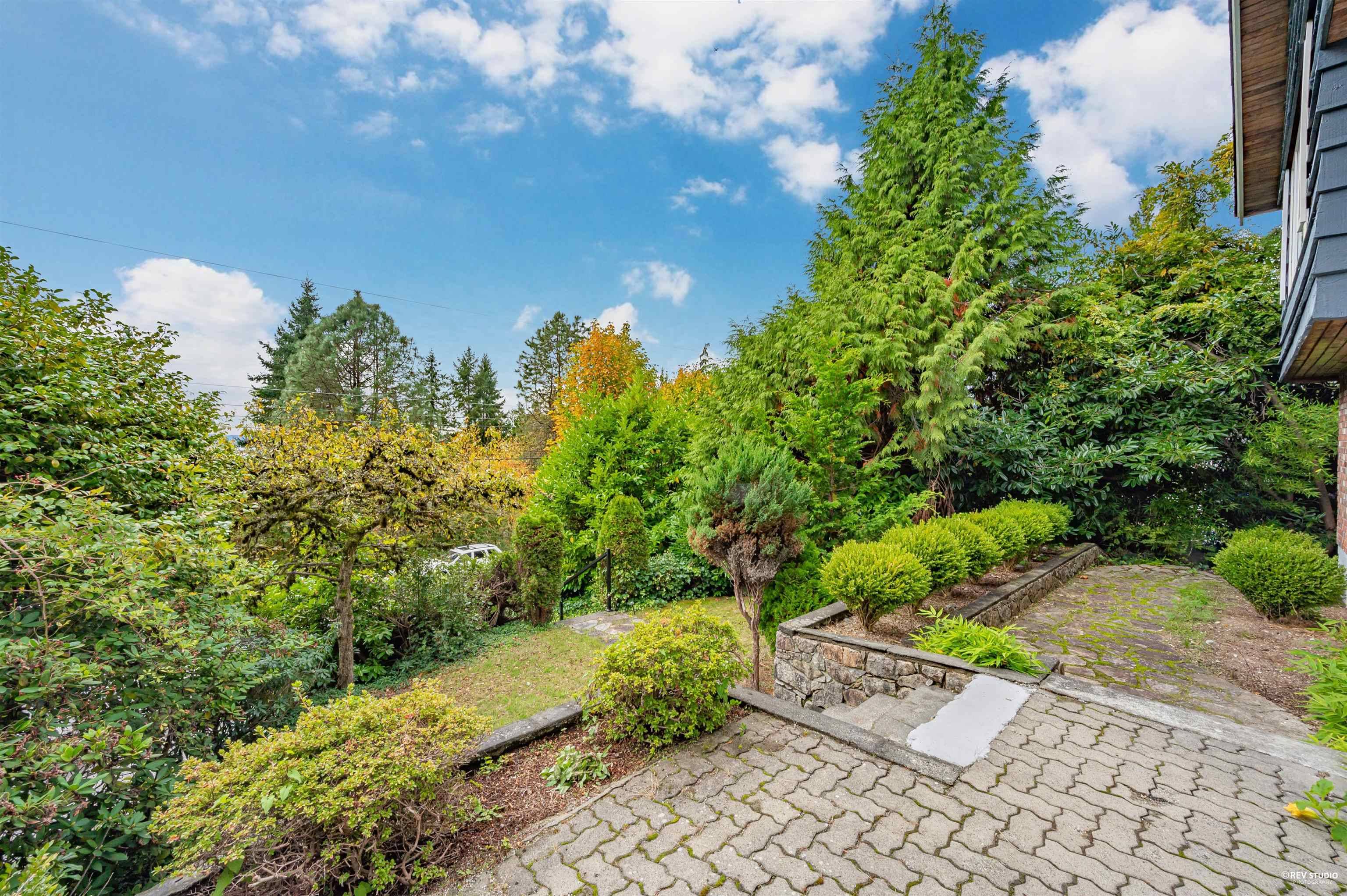 West Vancouver, BC V7V 3E1,3115 BENBOW RD