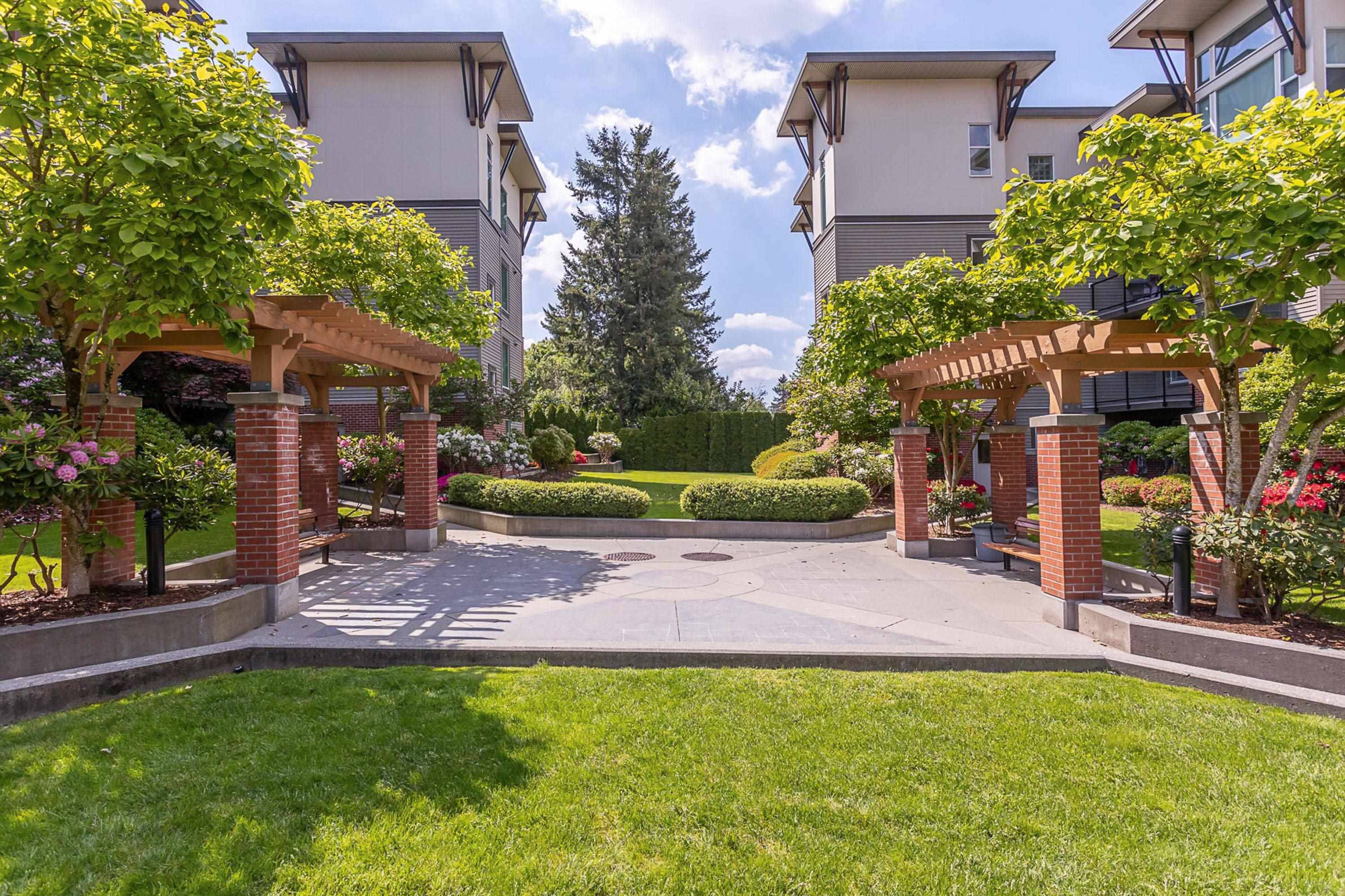 Abbotsford, BC V2S 0C7,33538 MARSHALL RD #315