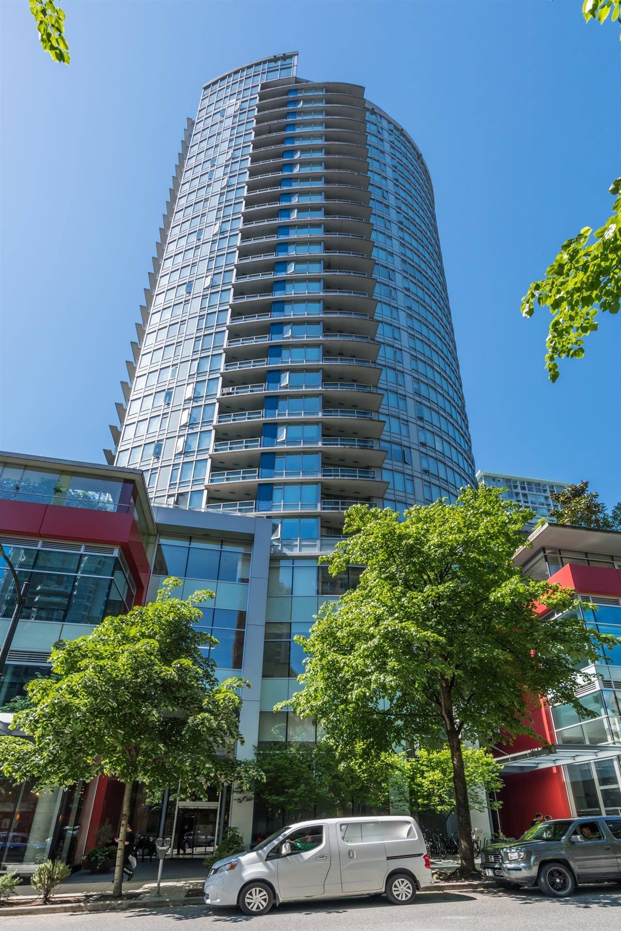 Vancouver, BC V6B 0H4,833 HOMER ST #1605