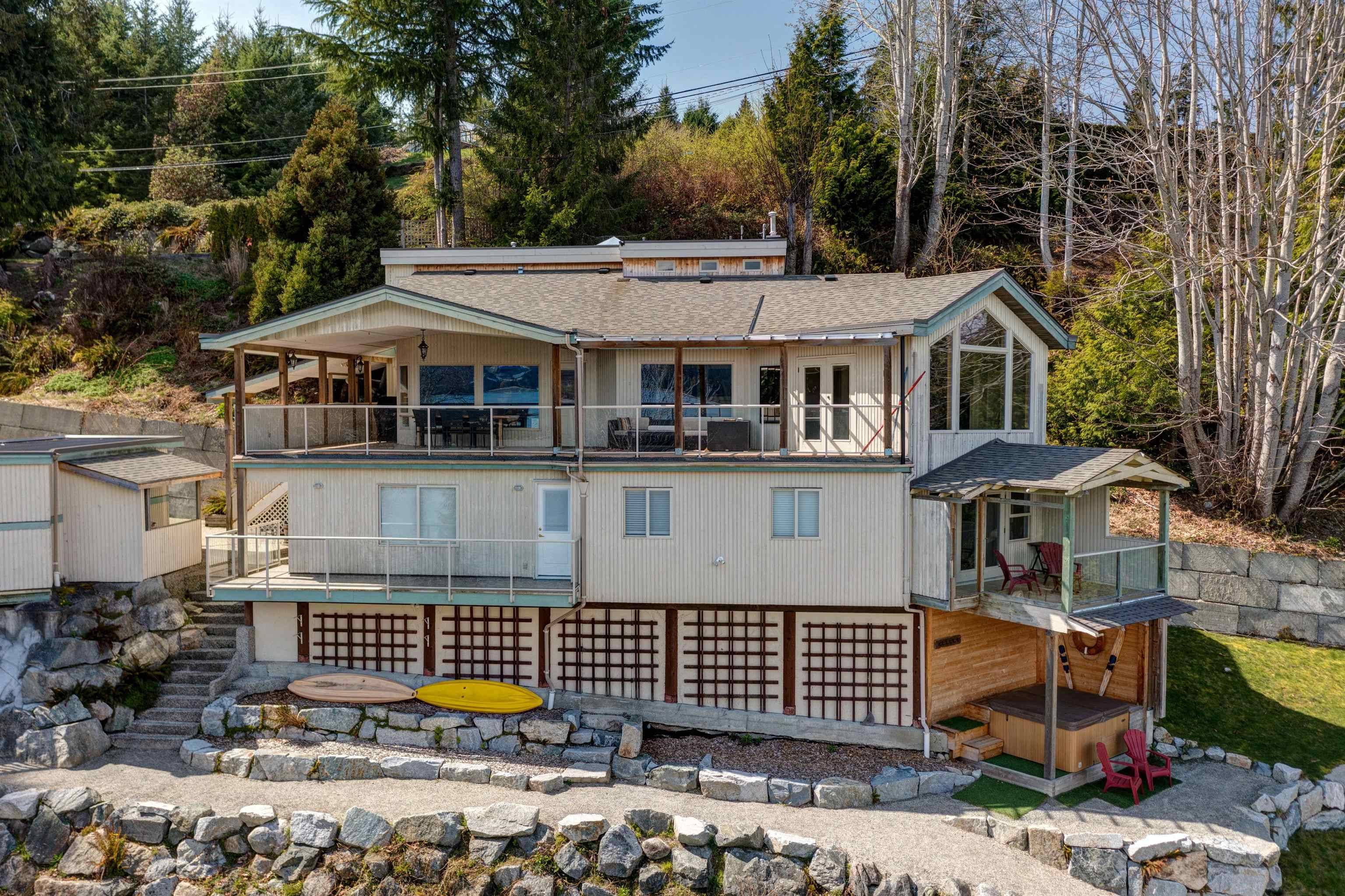 Sechelt, BC V7Z 0P7,6374 N GALE AVE