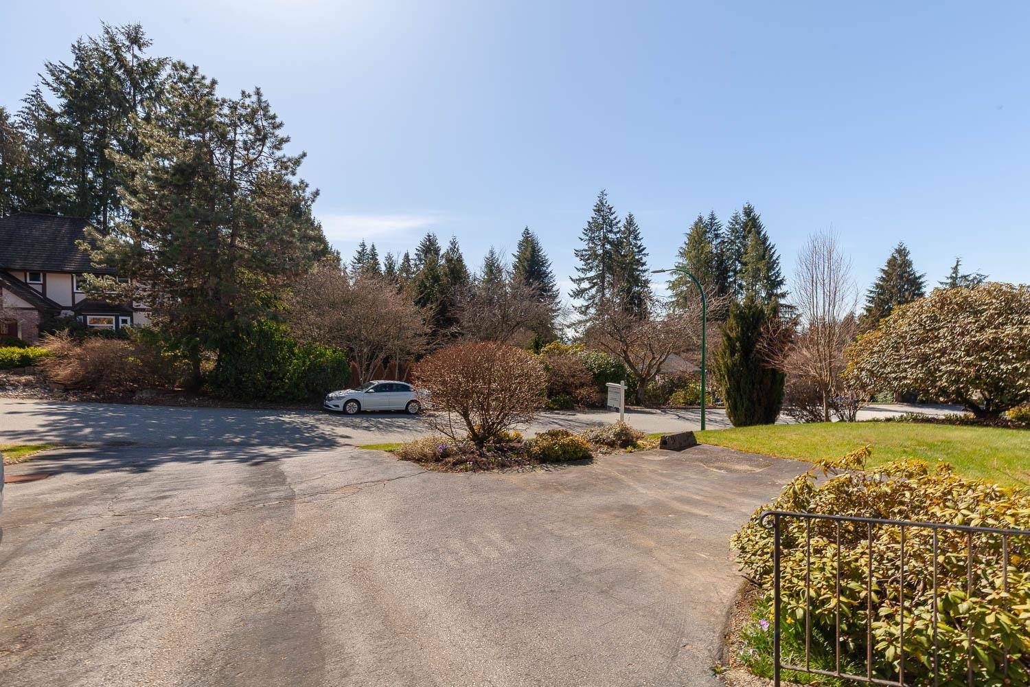 North Vancouver, BC V7H 1P6,2934 DRESDEN WAY