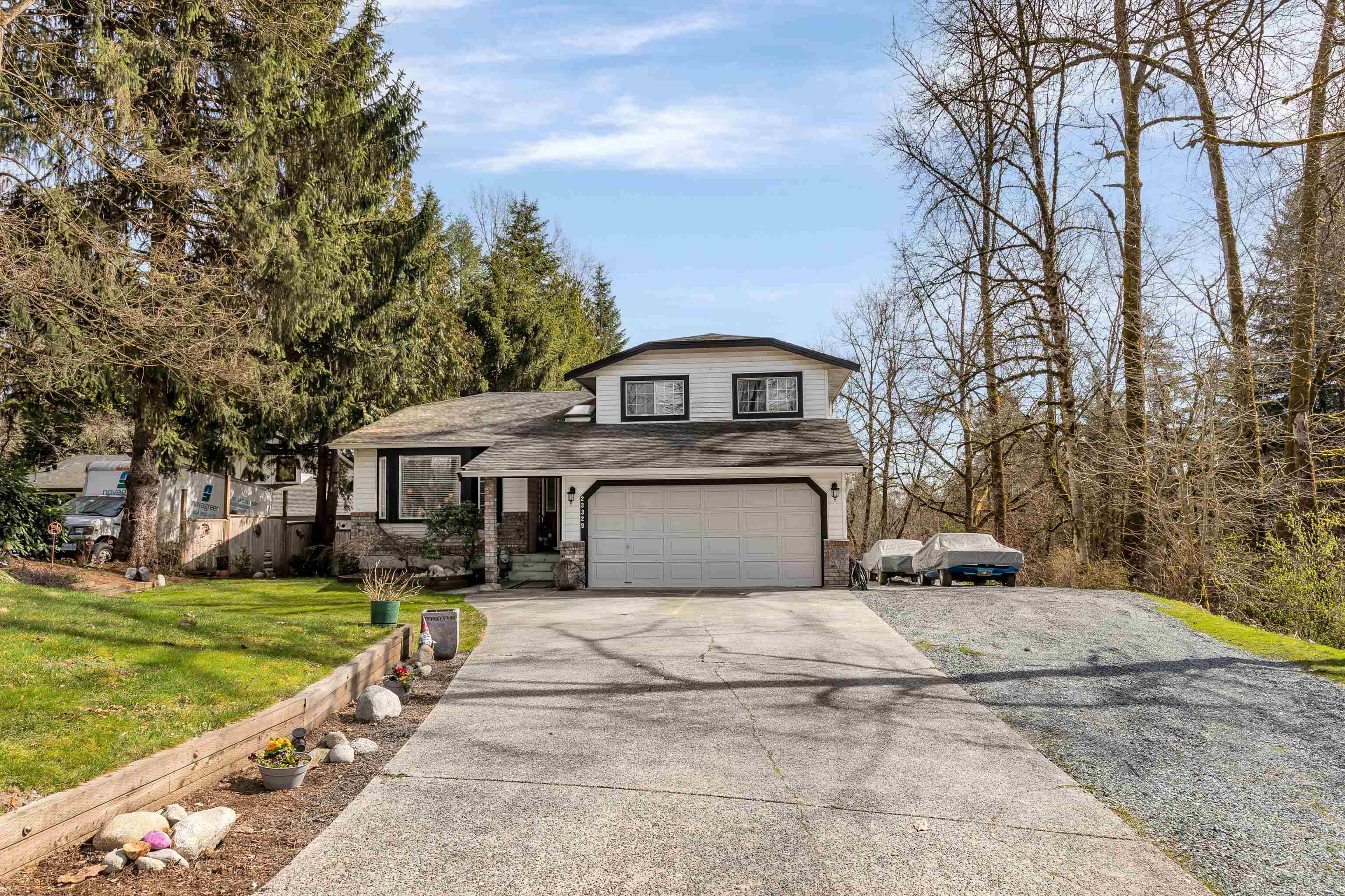 Maple Ridge, BC V2W 1A8,23329 TAMARACK LN