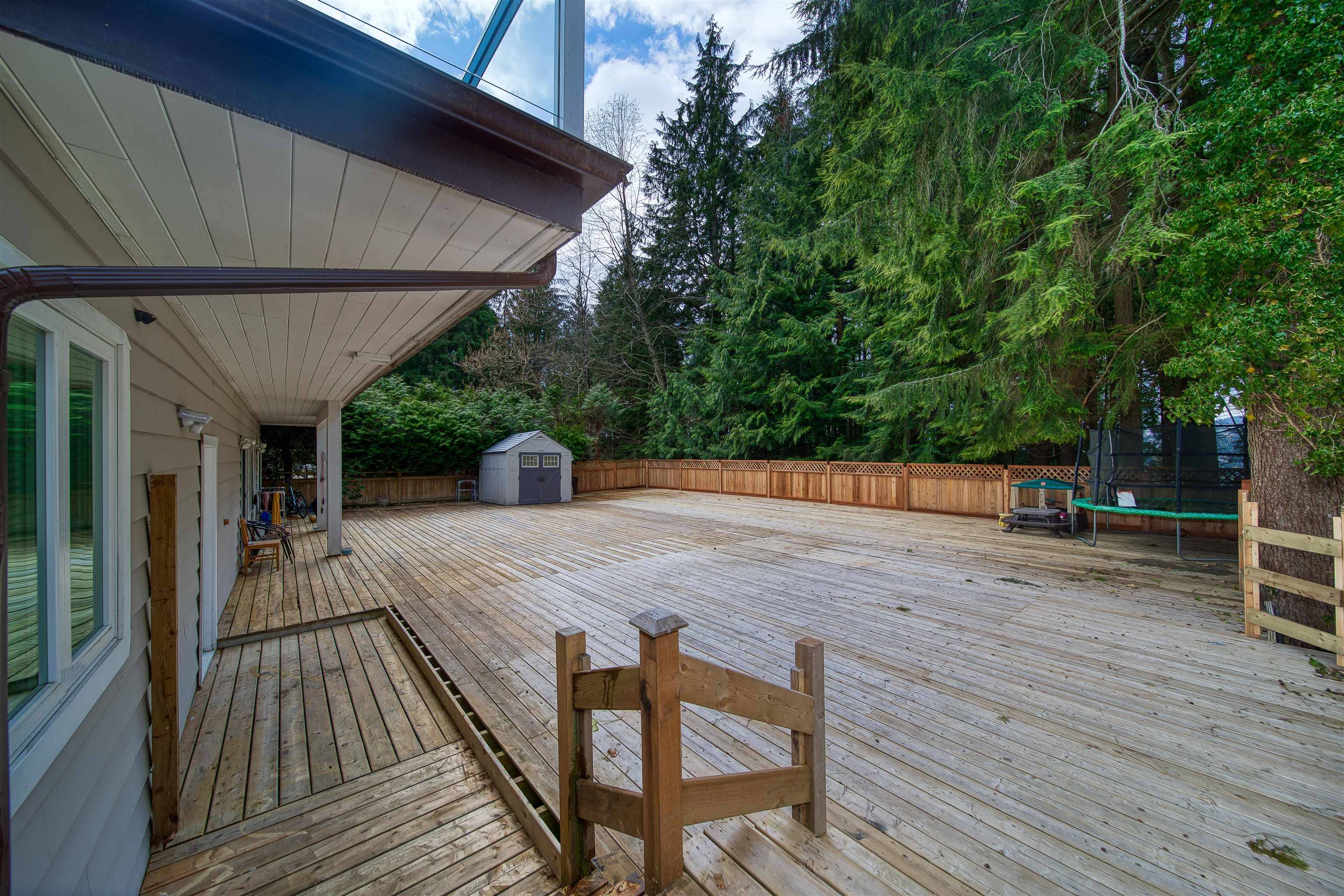 North Vancouver, BC V7R 2L7,675 ALPINE CT