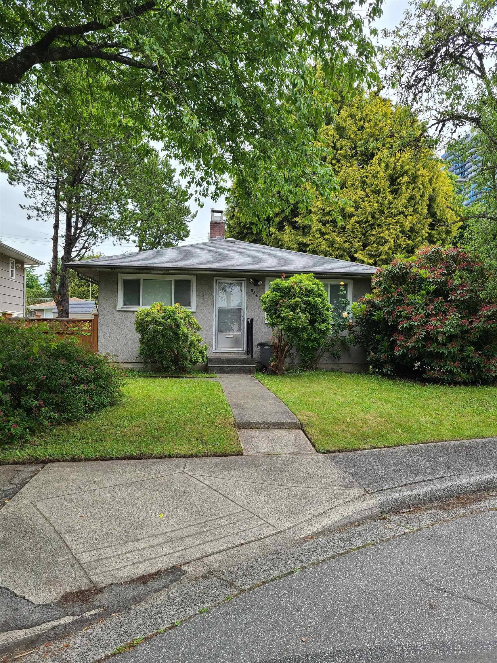 Vancouver, BC V5R 4V8,3363 AUSTREY AVE