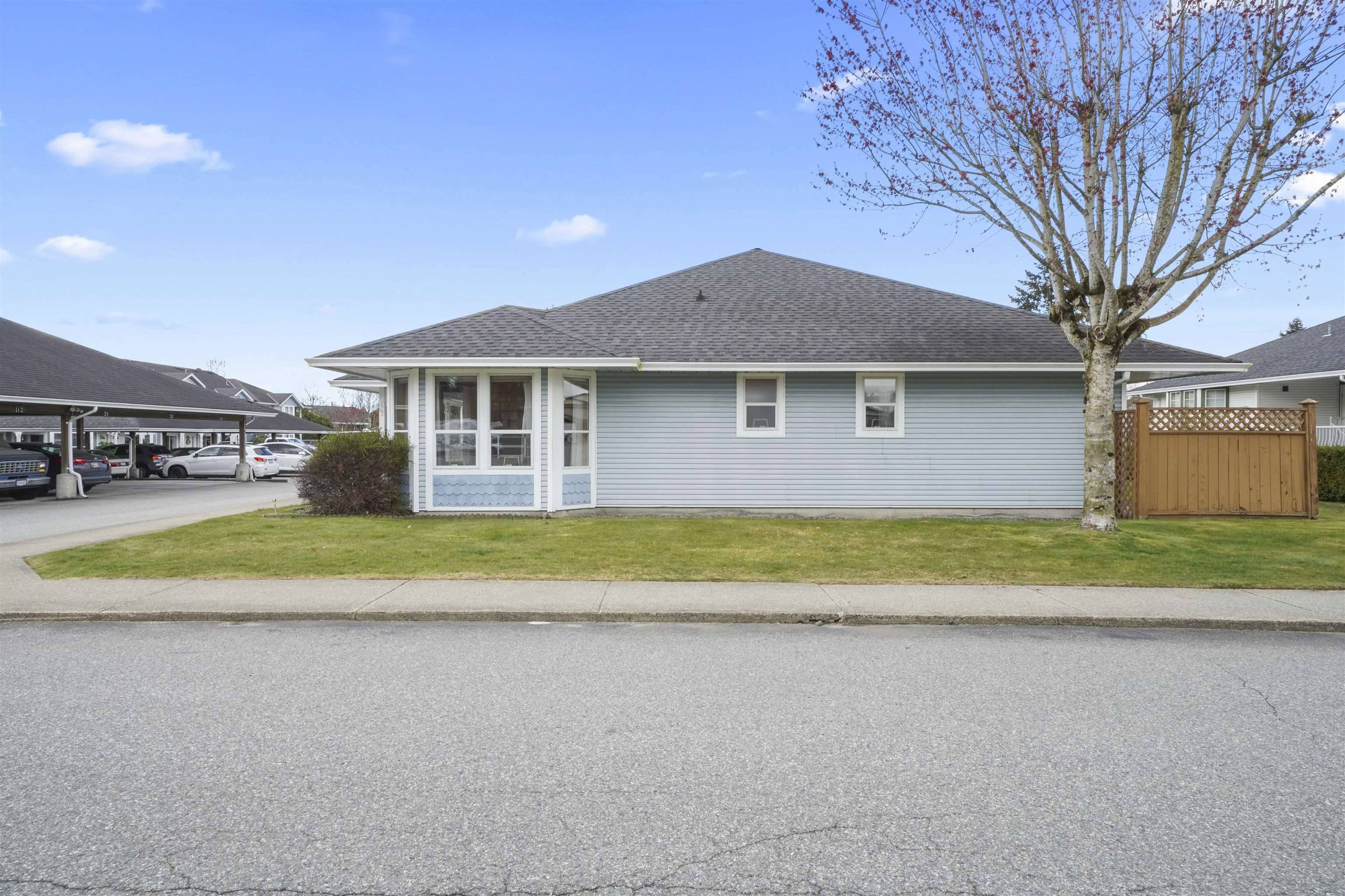 Maple Ridge, BC V2X 0S3,20554 118 AVE #41