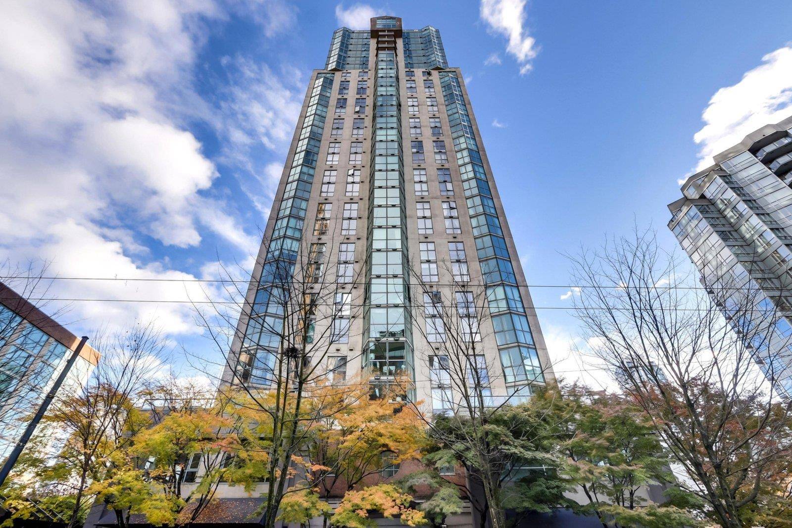 Vancouver, BC V6Z 2S8,1188 HOWE ST #2105